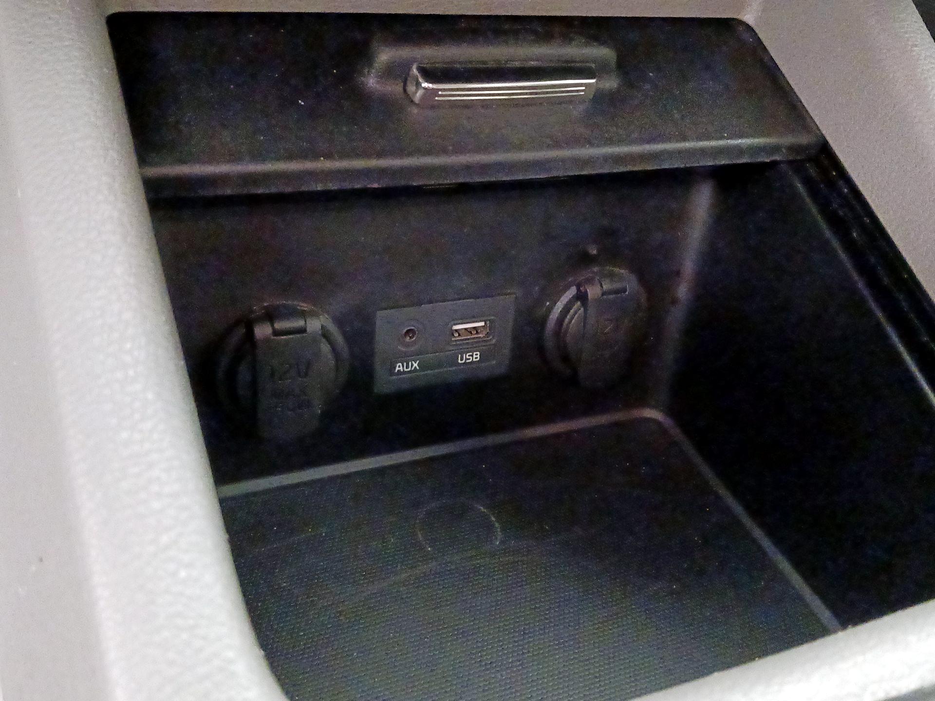 Thumbnail: 2016 Kia Forte - 17