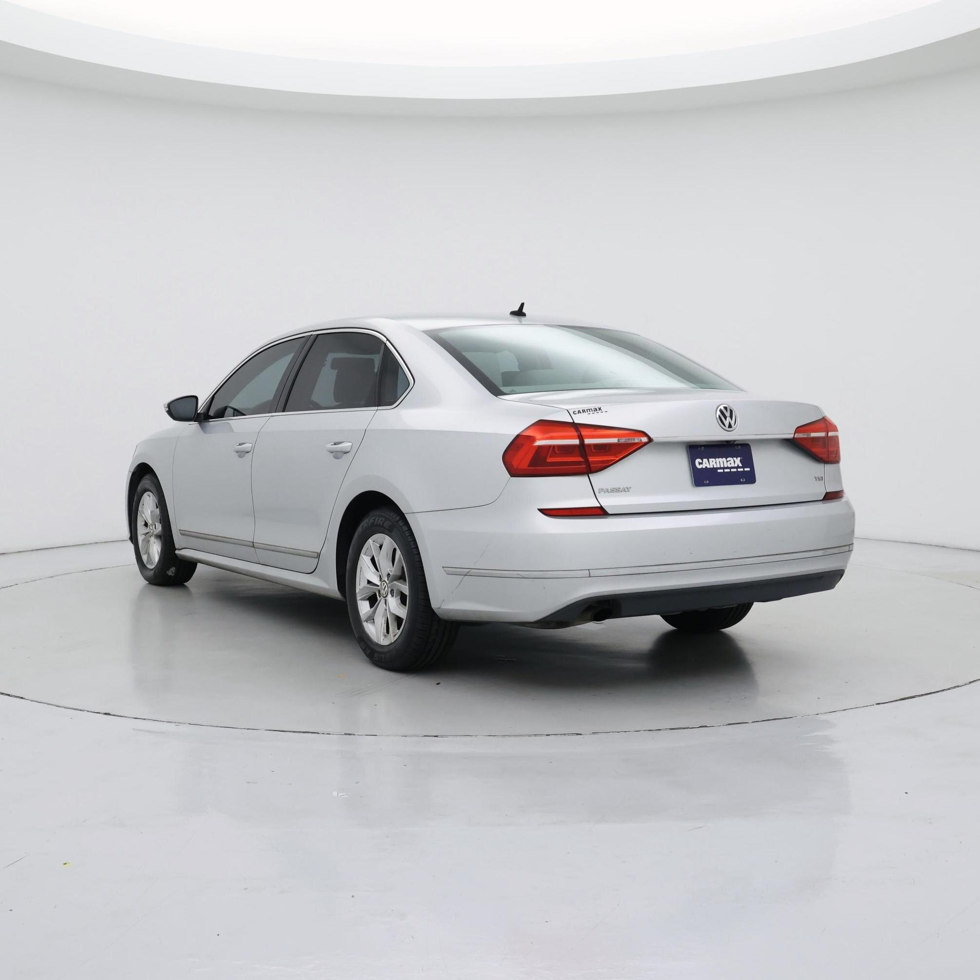 Thumbnail: 2016 Volkswagen Passat - 2