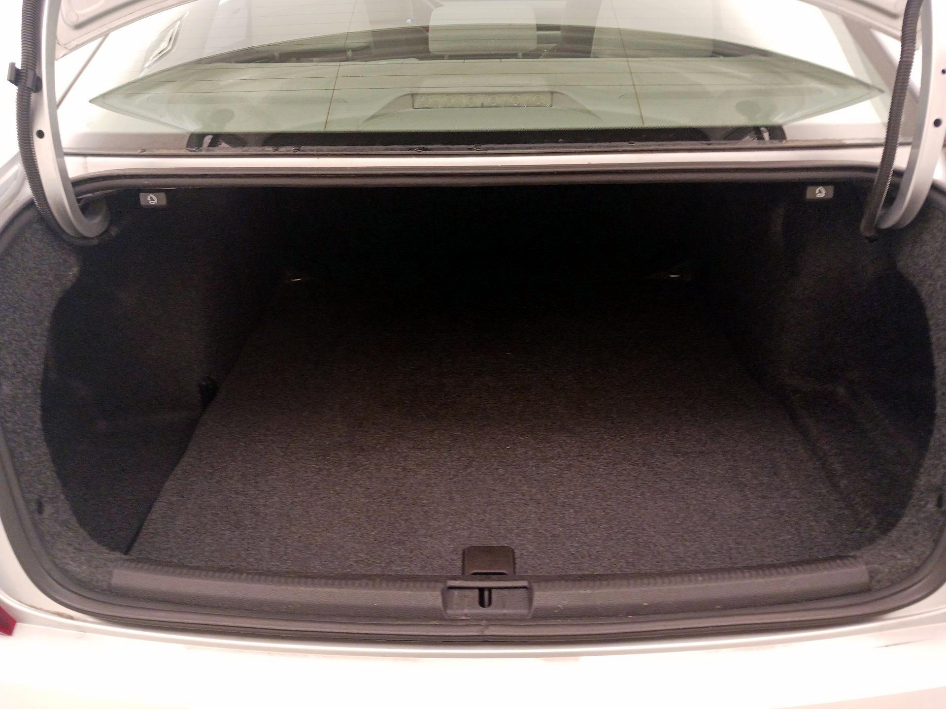 Thumbnail: 2016 Volkswagen Passat - 20