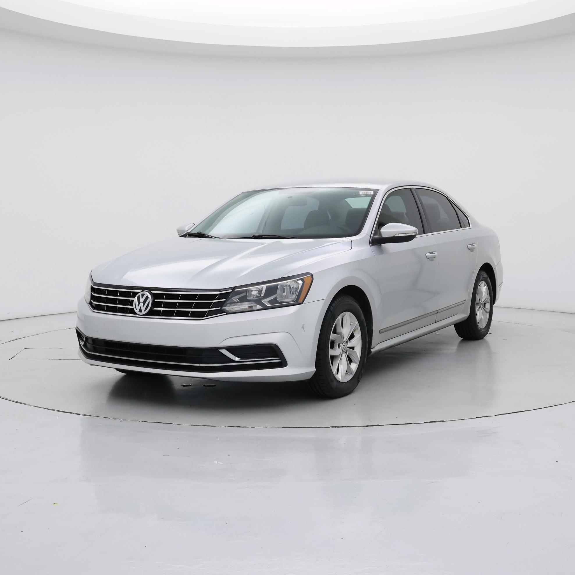 Thumbnail: 2016 Volkswagen Passat - 4