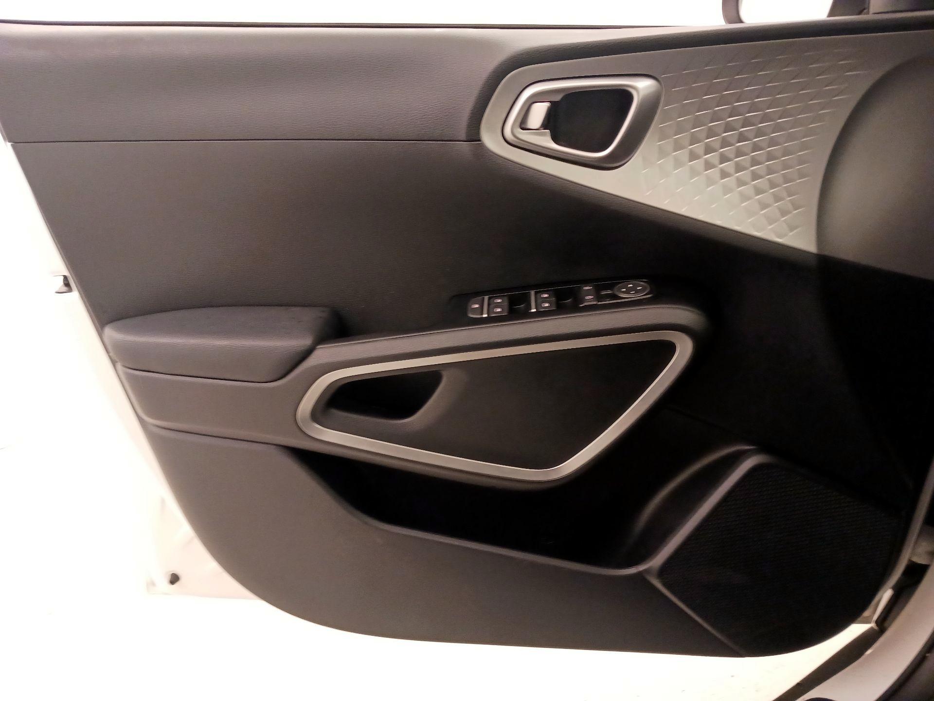 Thumbnail: 2020 Kia Soul - 12