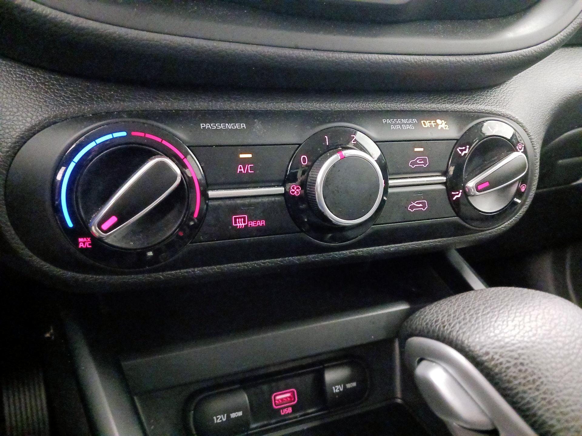 Thumbnail: 2020 Kia Soul - 16