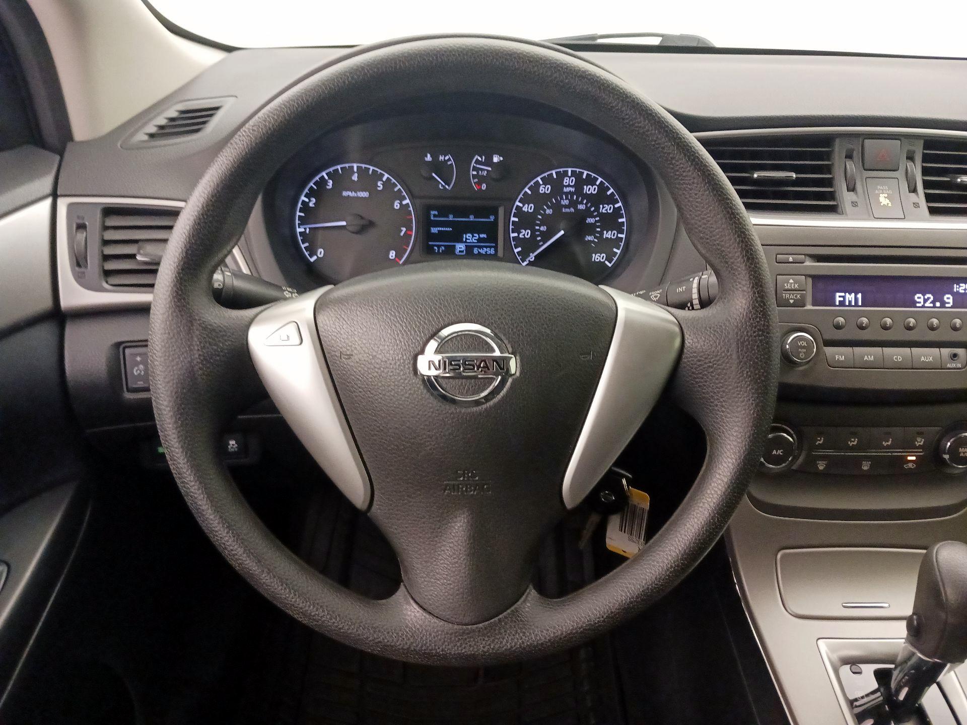 Thumbnail: 2014 Nissan Sentra - 10