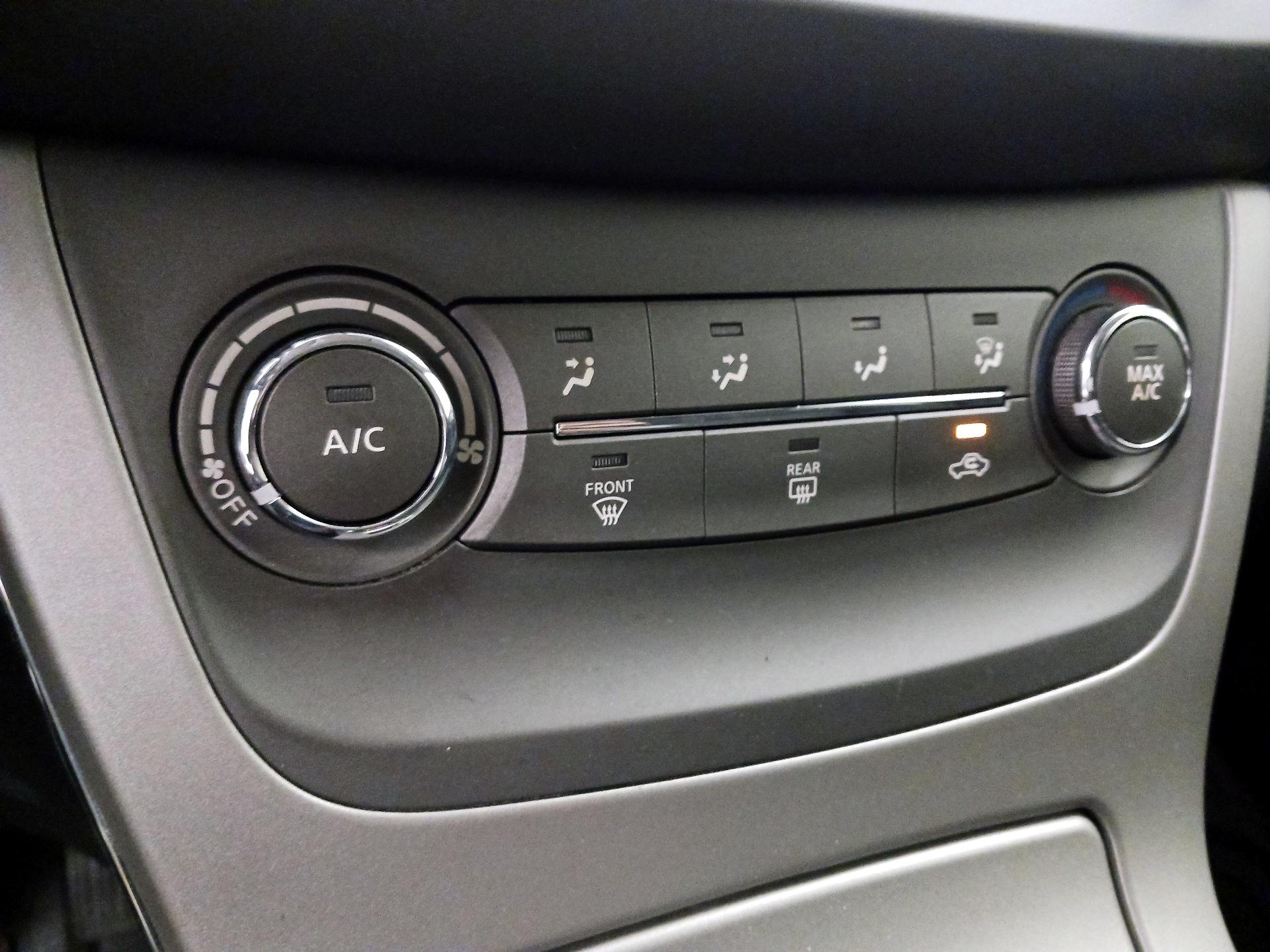 Thumbnail: 2014 Nissan Sentra - 15