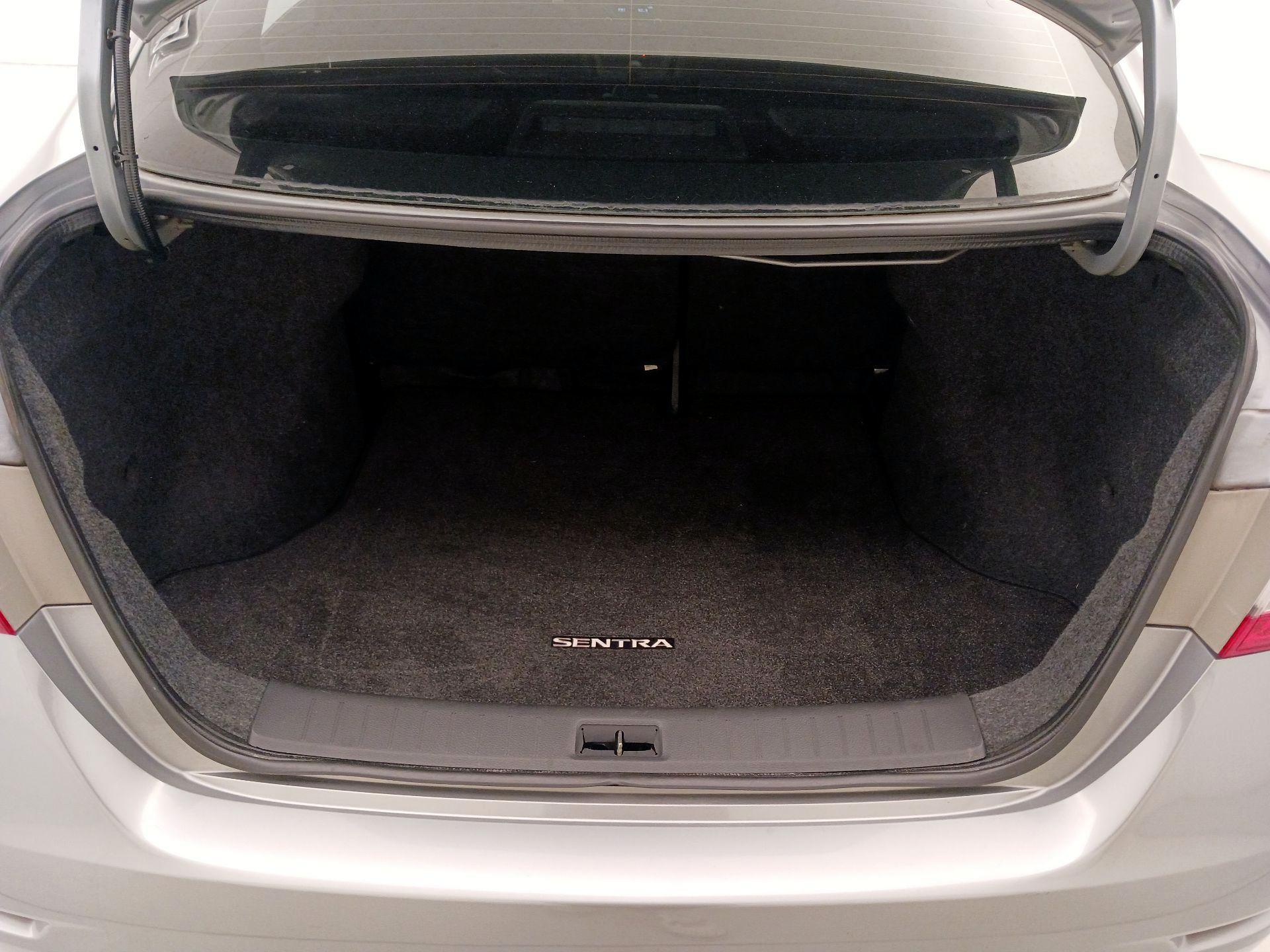 Thumbnail: 2014 Nissan Sentra - 19
