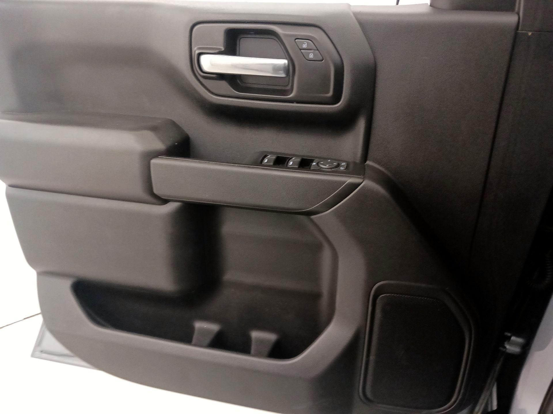 Thumbnail: 2019 Chevrolet Silverado 1500 - 12
