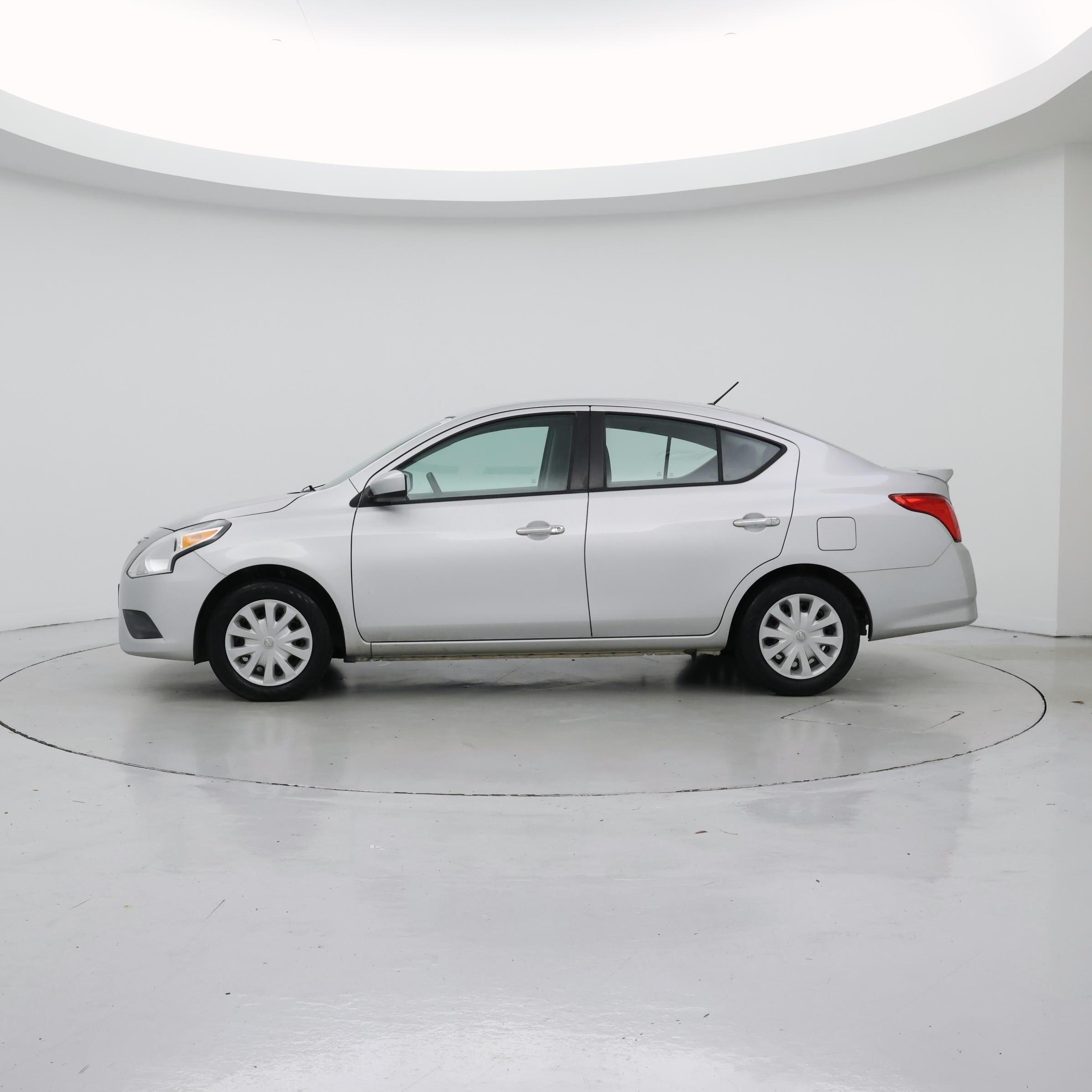 Thumbnail: 2019 Nissan Versa - 3