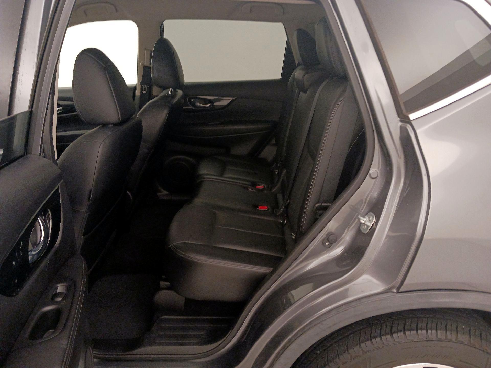 Thumbnail: 2017 Nissan Rogue - 20