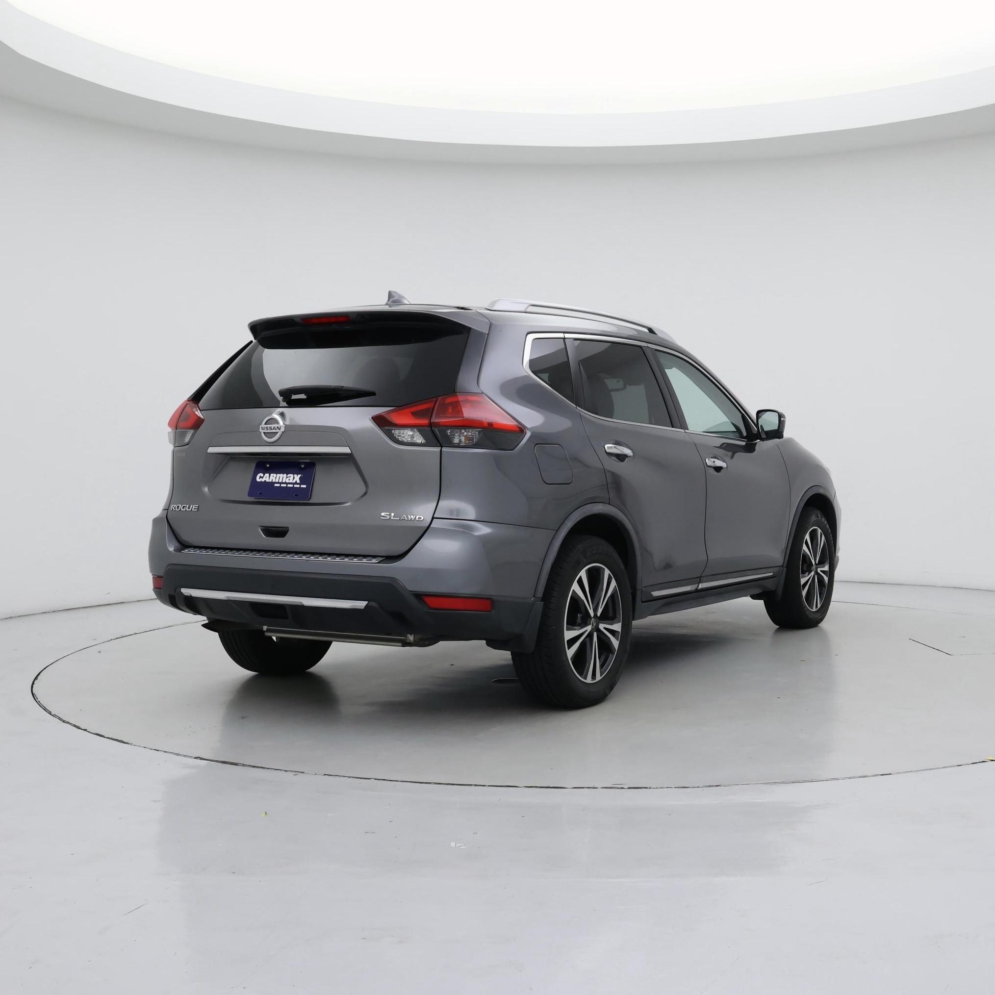 Thumbnail: 2017 Nissan Rogue - 8