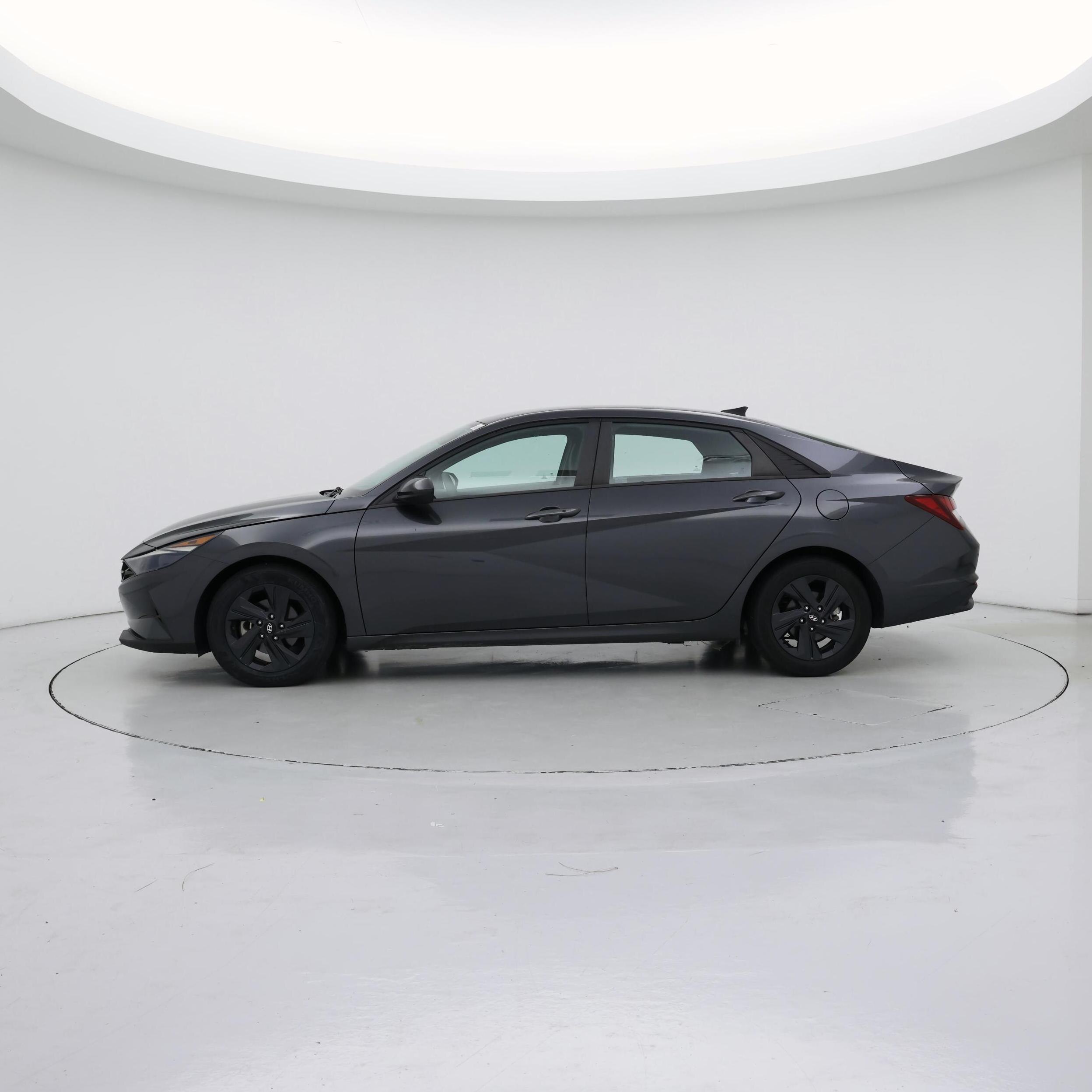 Thumbnail: 2022 Hyundai Elantra - 3