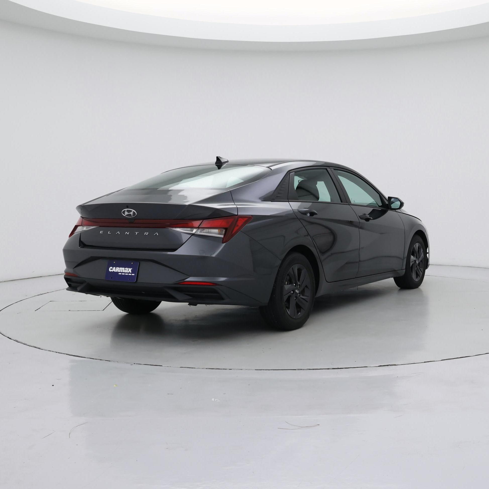 Thumbnail: 2022 Hyundai Elantra - 8