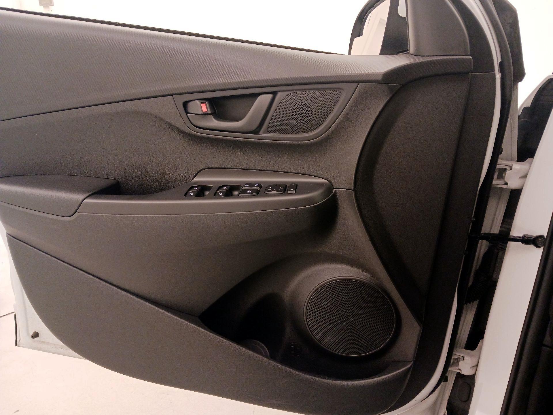 Thumbnail: 2018 Hyundai Kona - 12