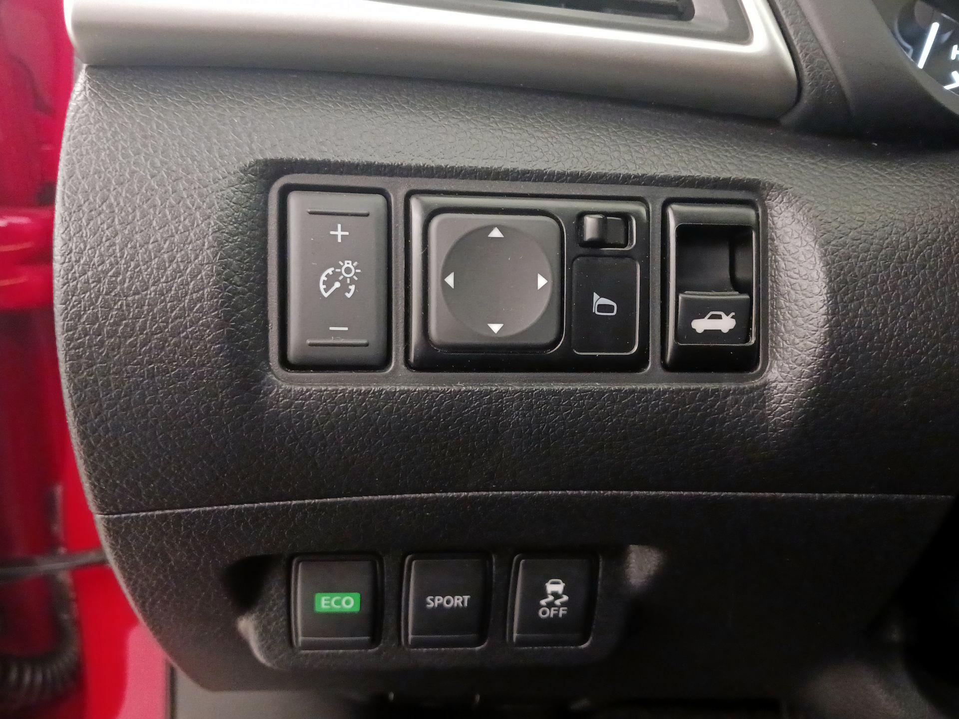 Thumbnail: 2016 Nissan Sentra - 13