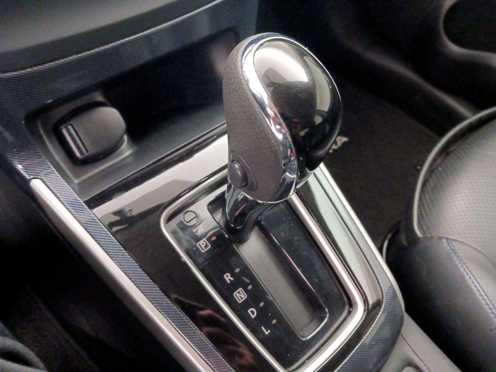 Thumbnail: 2016 Nissan Sentra - 18