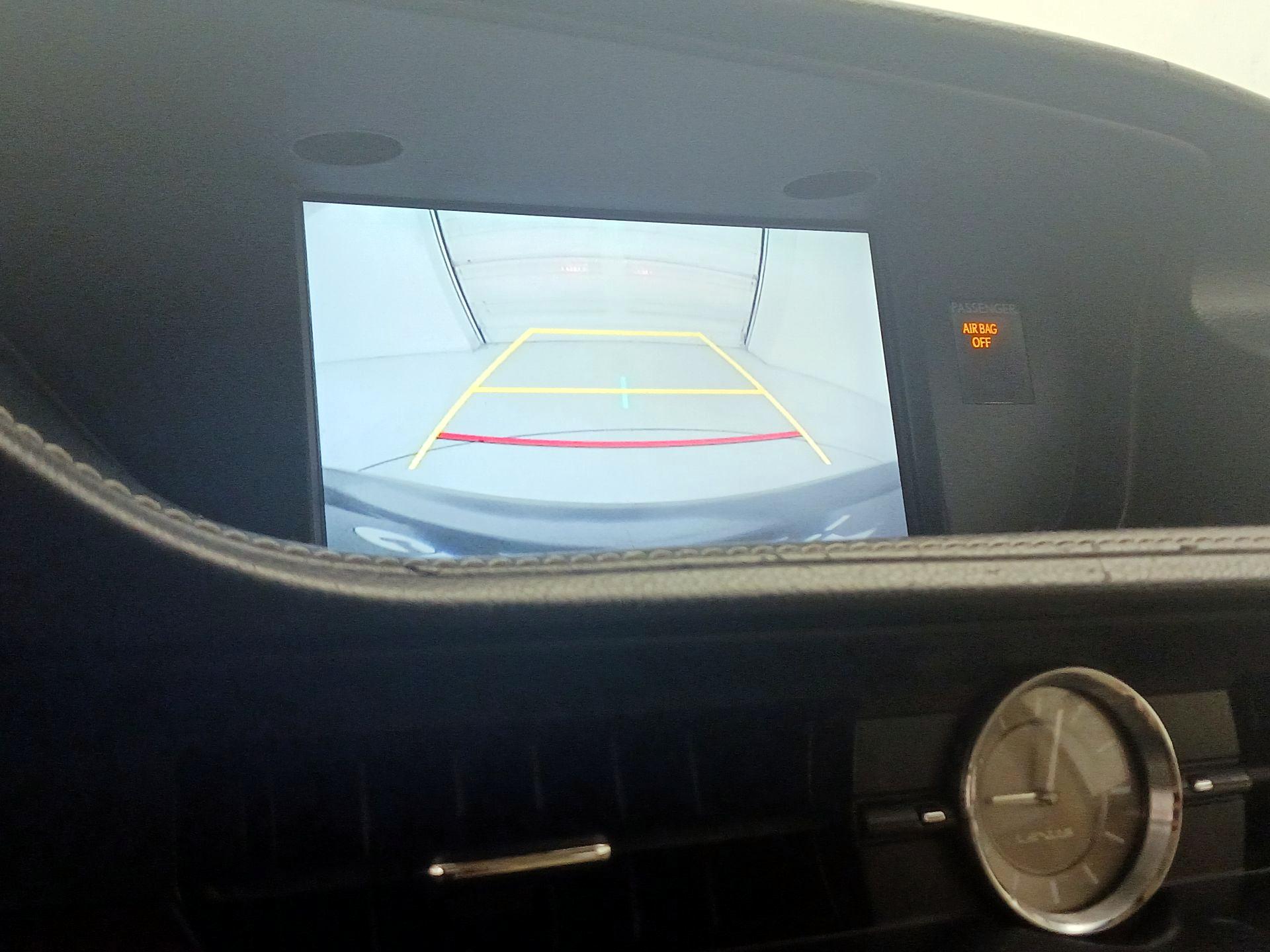Thumbnail: 2015 Lexus ES - 14