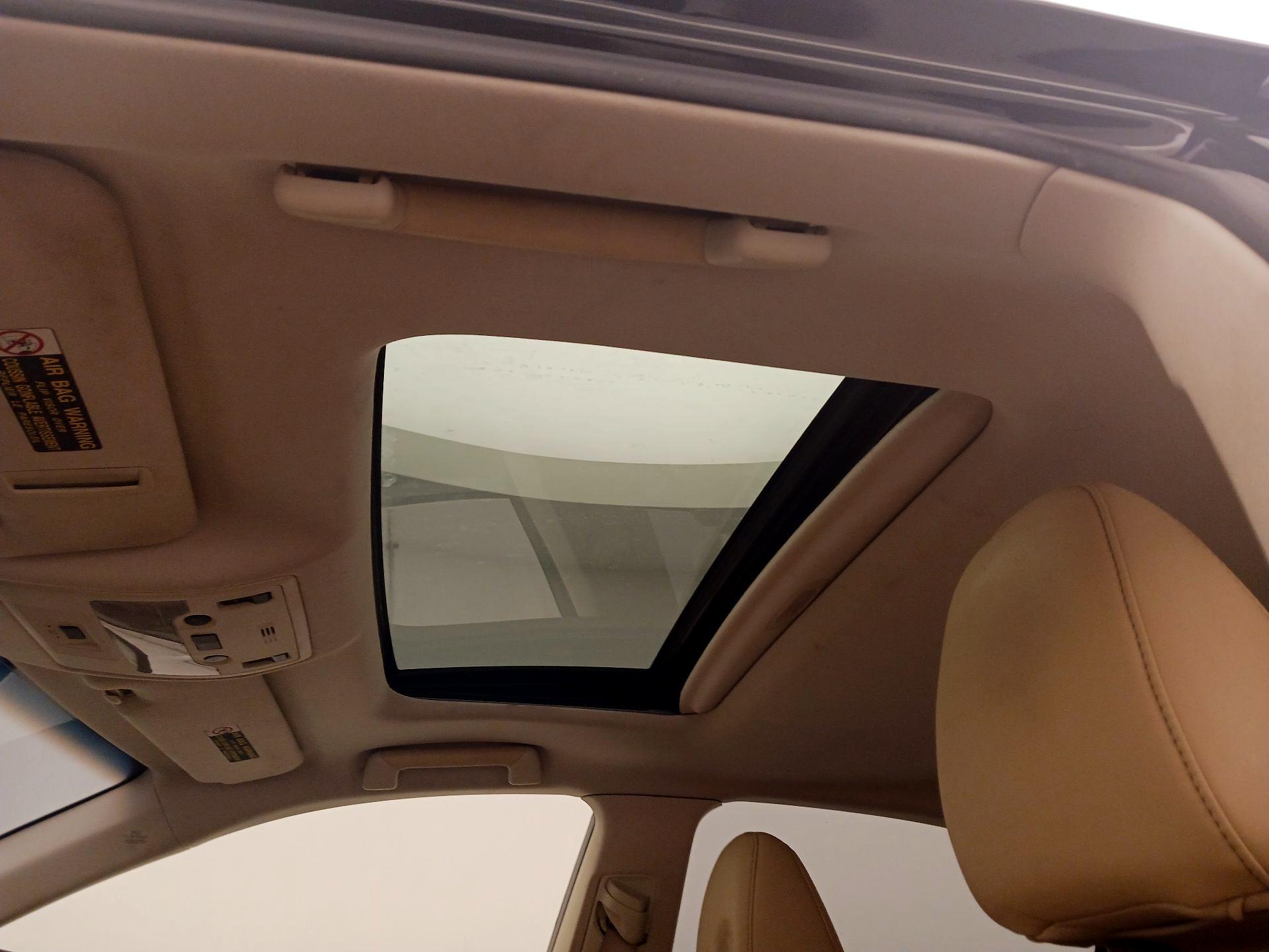 Thumbnail: 2015 Lexus ES - 19