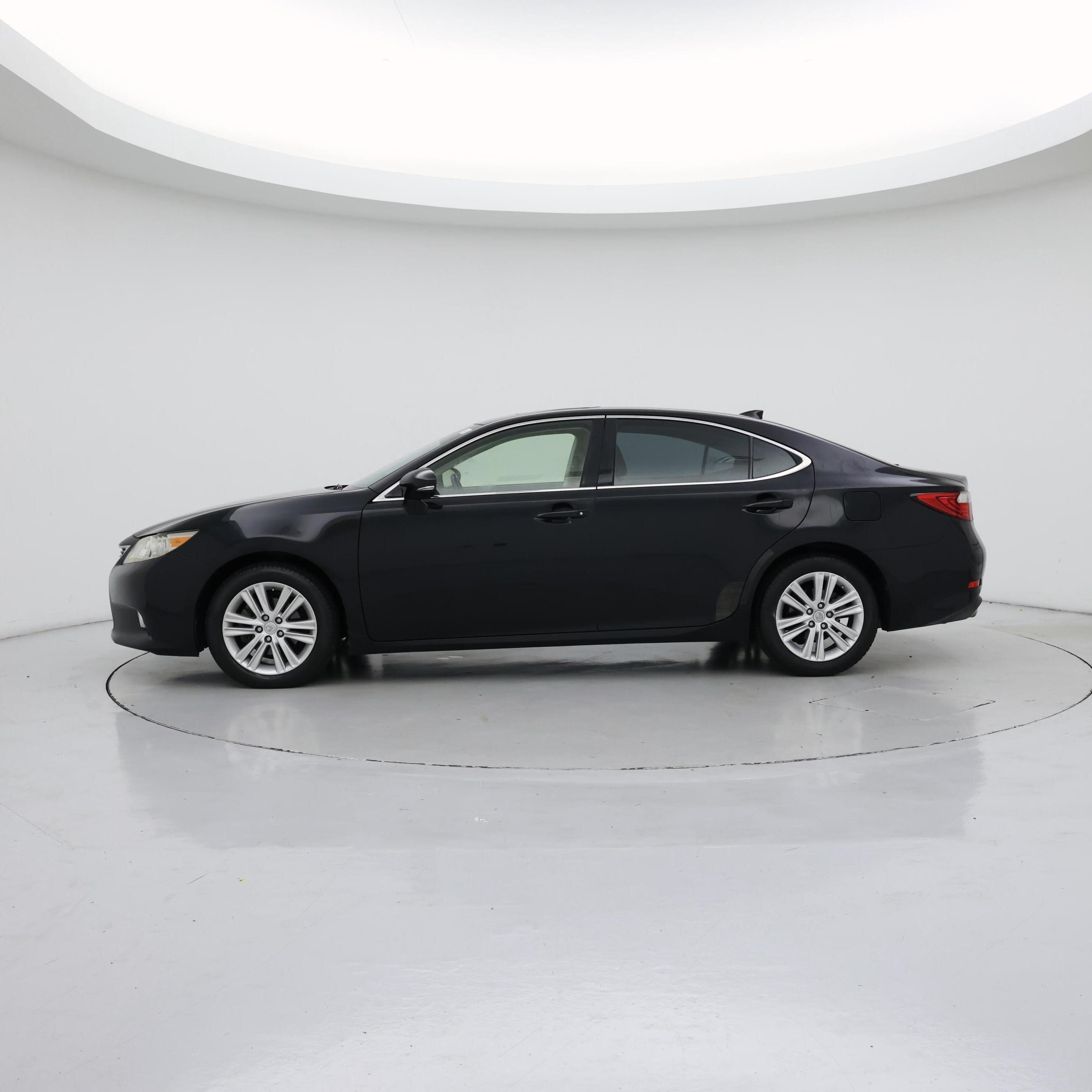 Thumbnail: 2015 Lexus ES - 3
