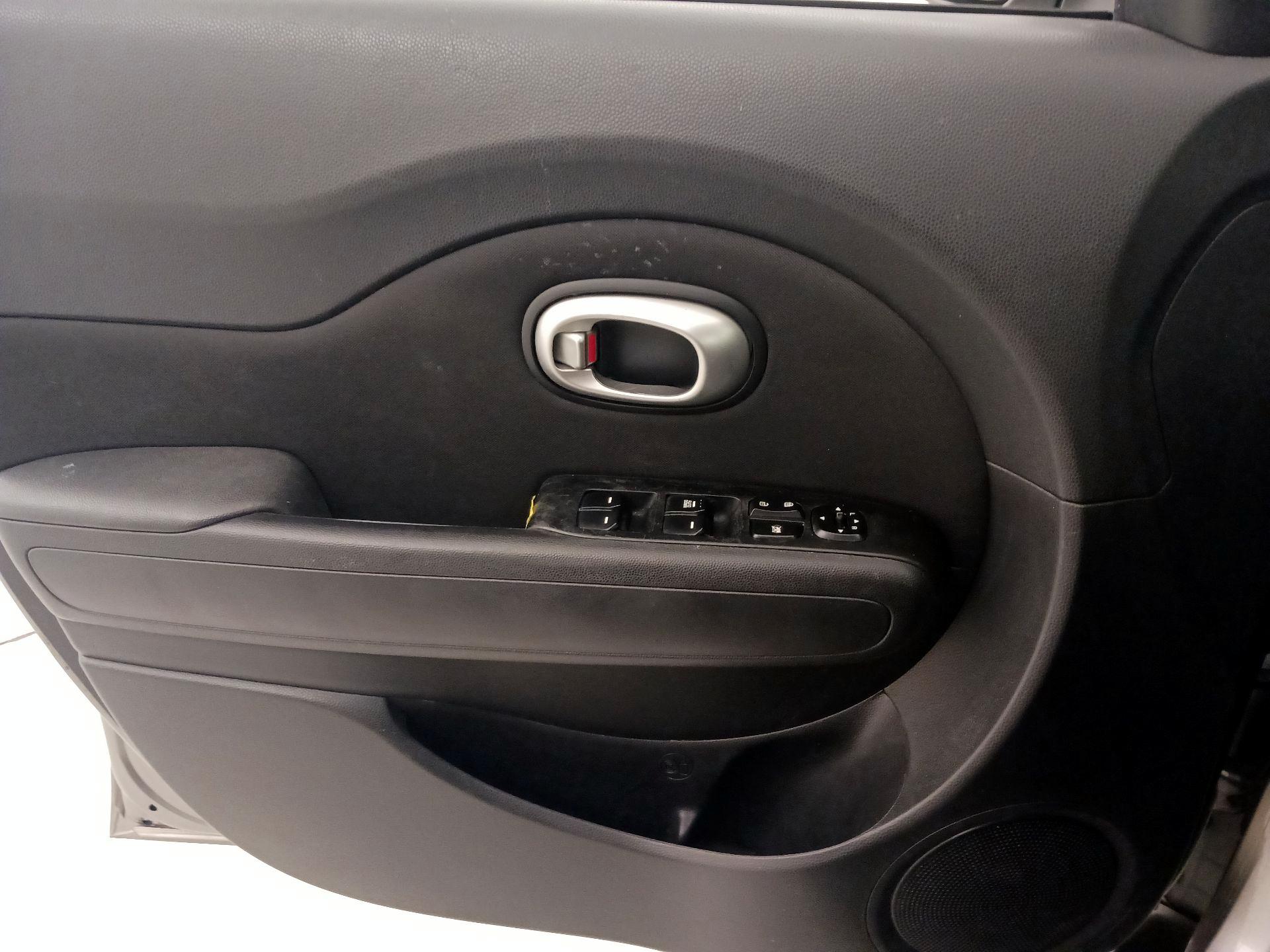 Thumbnail: 2015 Kia Soul - 12