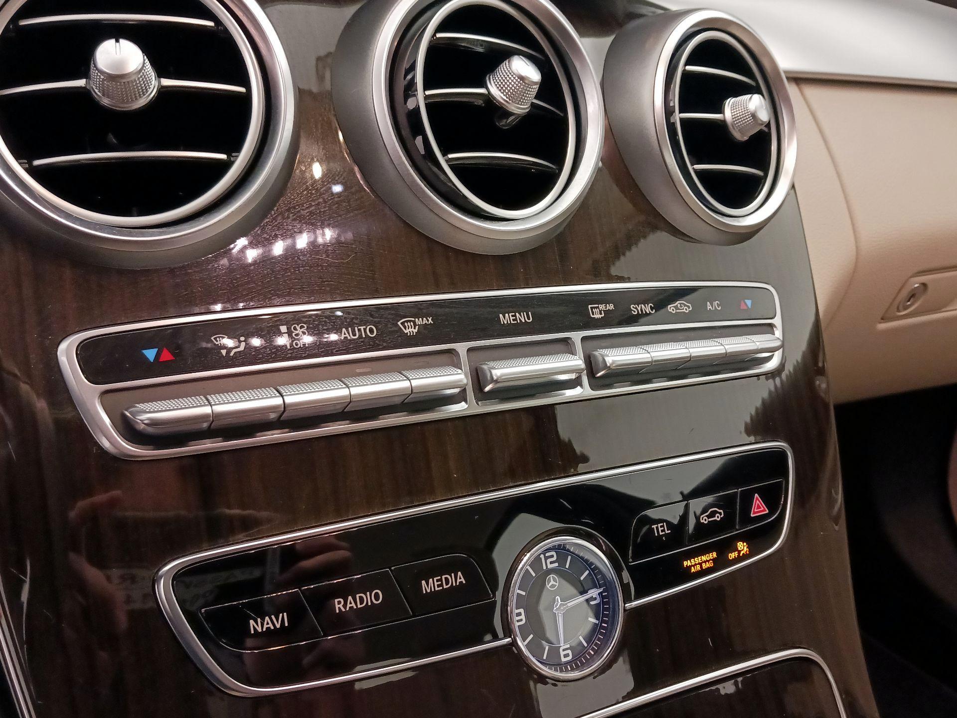 Thumbnail: 2020 Mercedes-Benz C-Class - 16