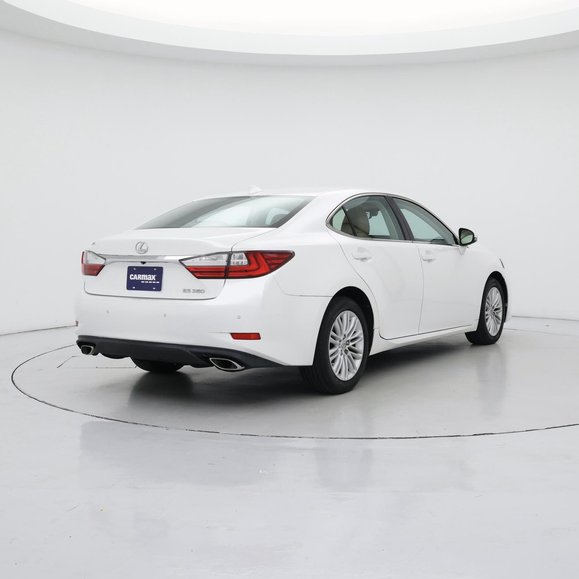 Thumbnail: 2017 Lexus ES - 8