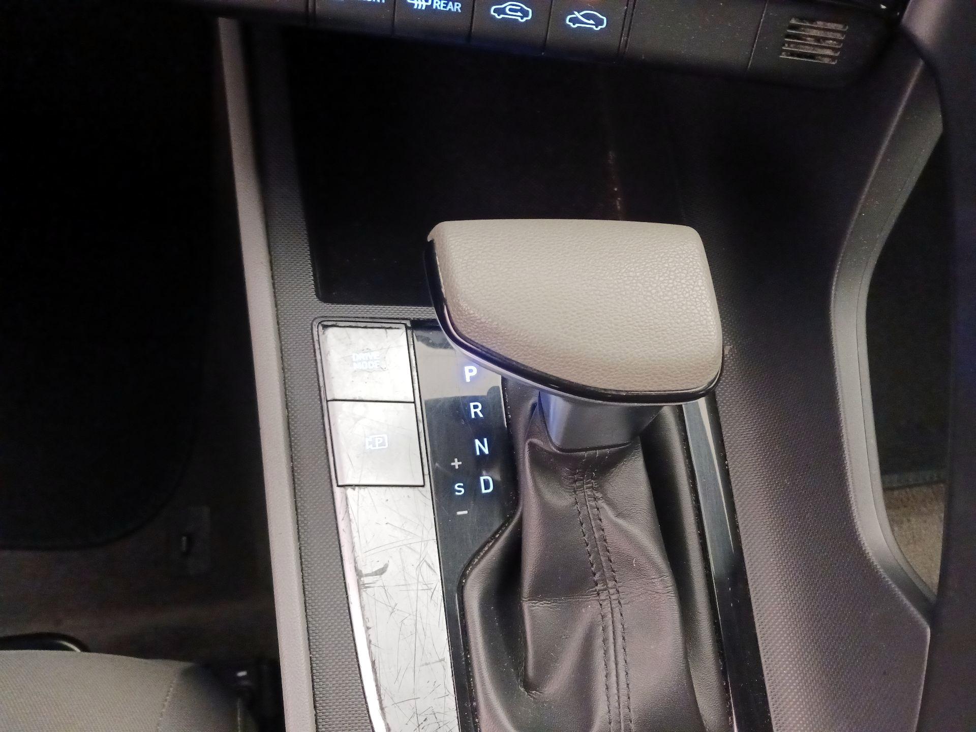 Thumbnail: 2021 Hyundai Elantra - 17