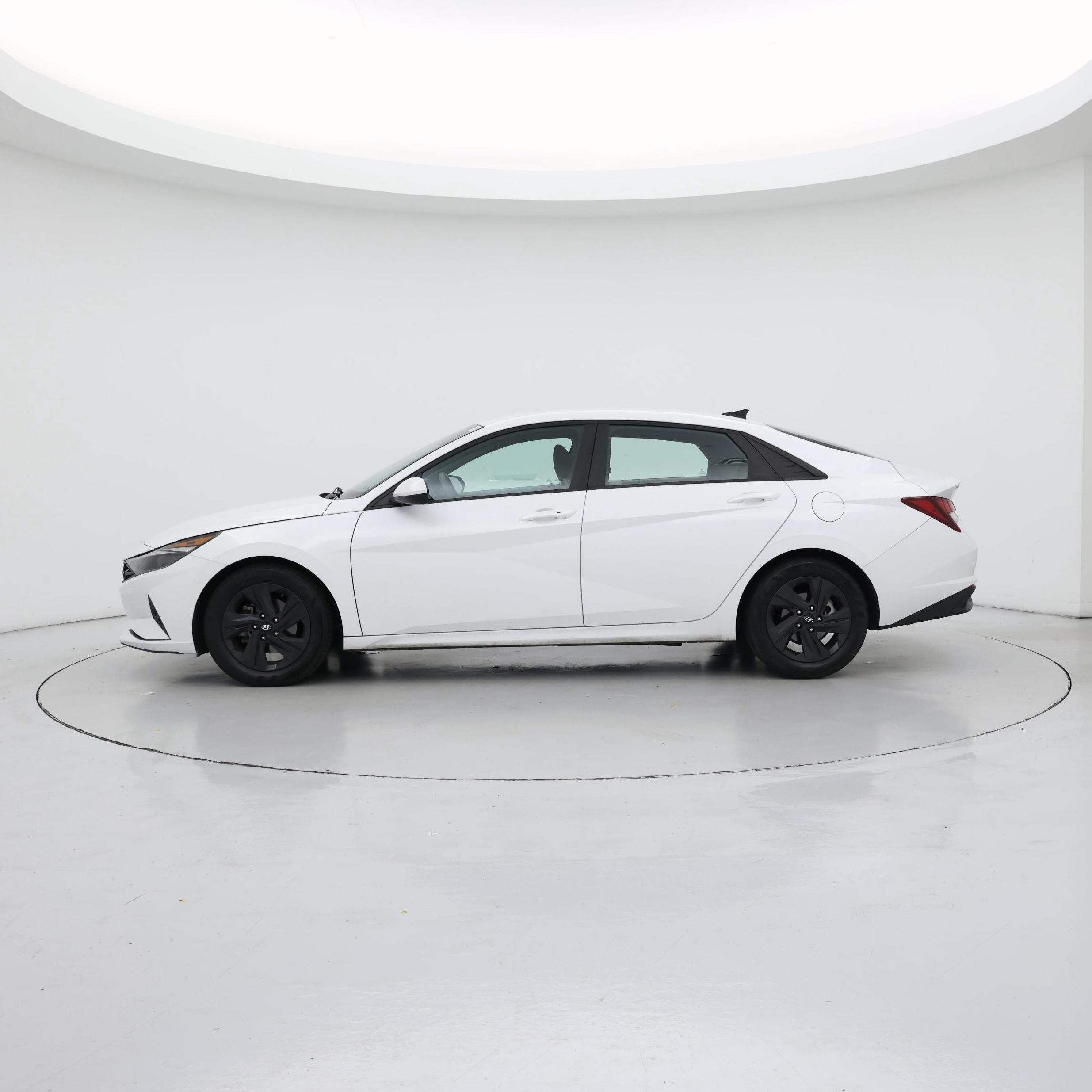 Thumbnail: 2021 Hyundai Elantra - 3