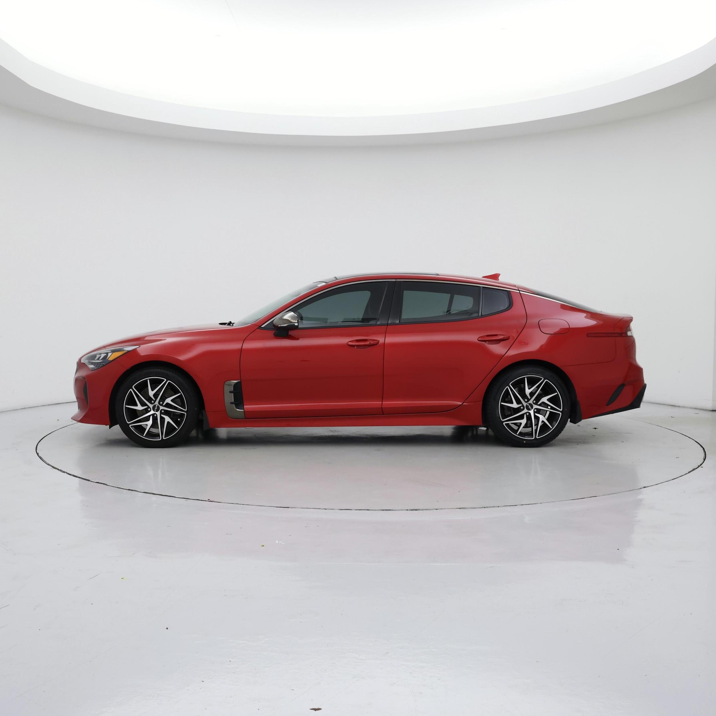 Thumbnail: 2023 Kia Stinger - 3