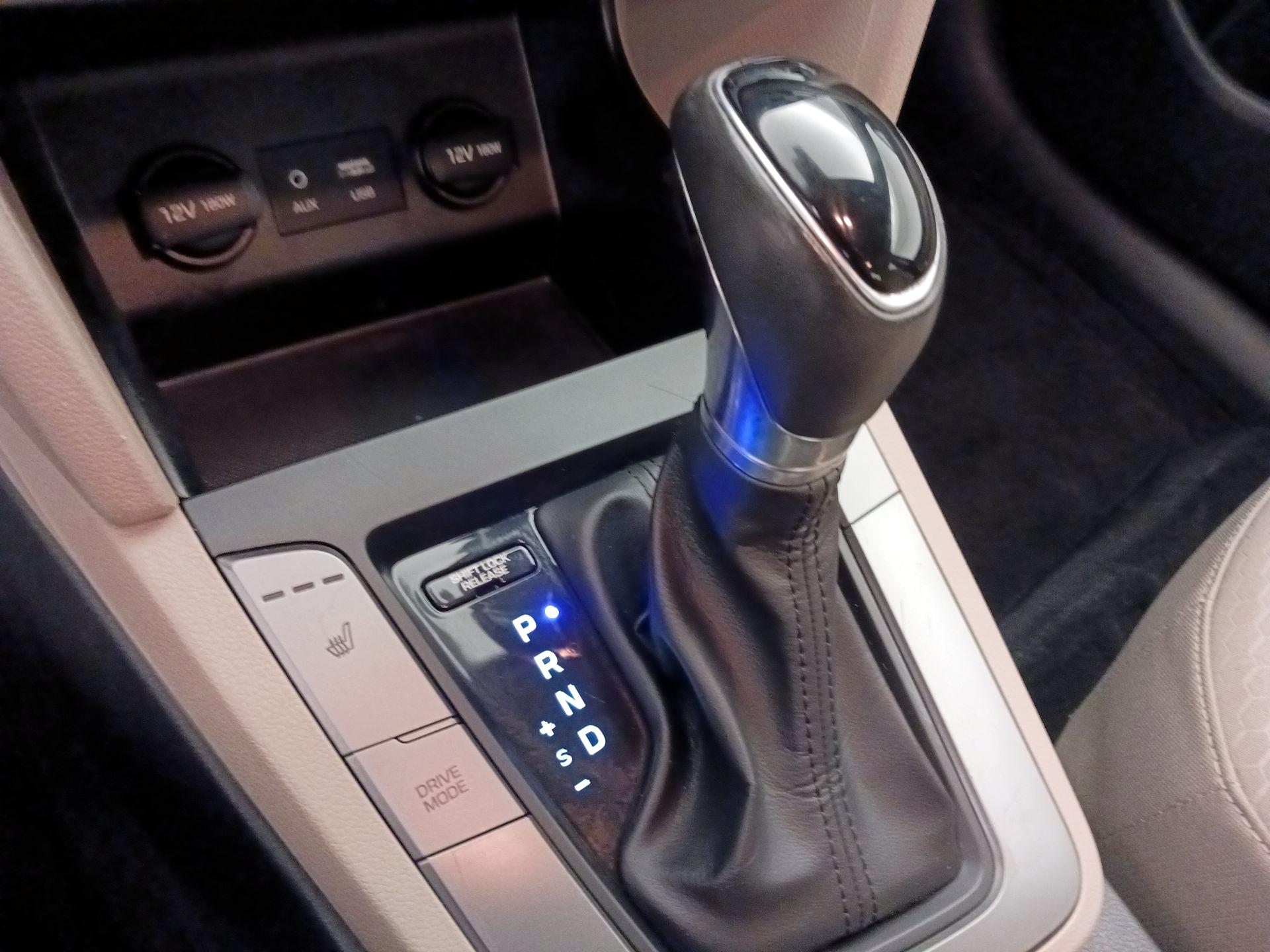 Thumbnail: 2020 Hyundai Elantra - 17