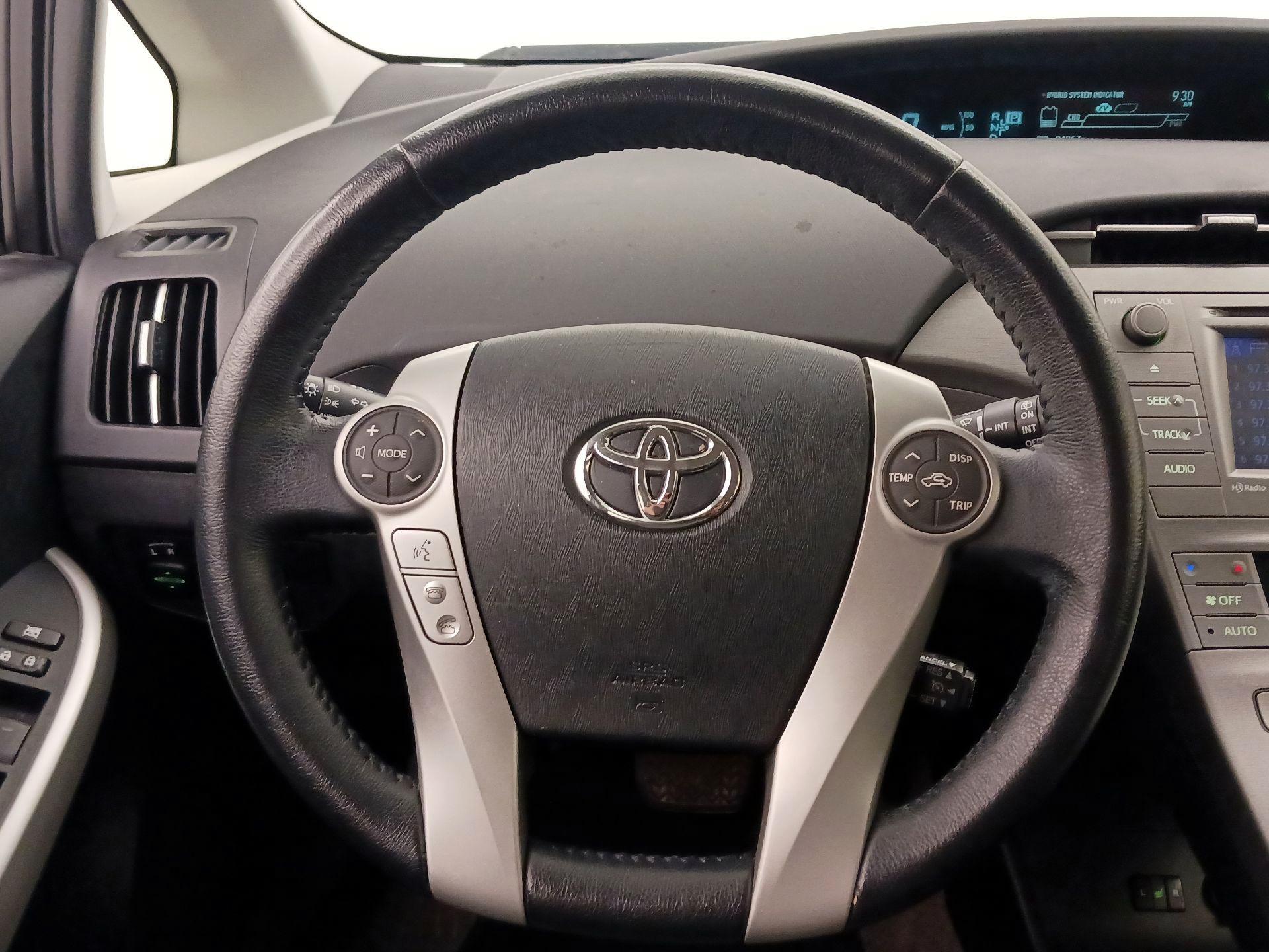 Thumbnail: 2014 Toyota Prius - 10