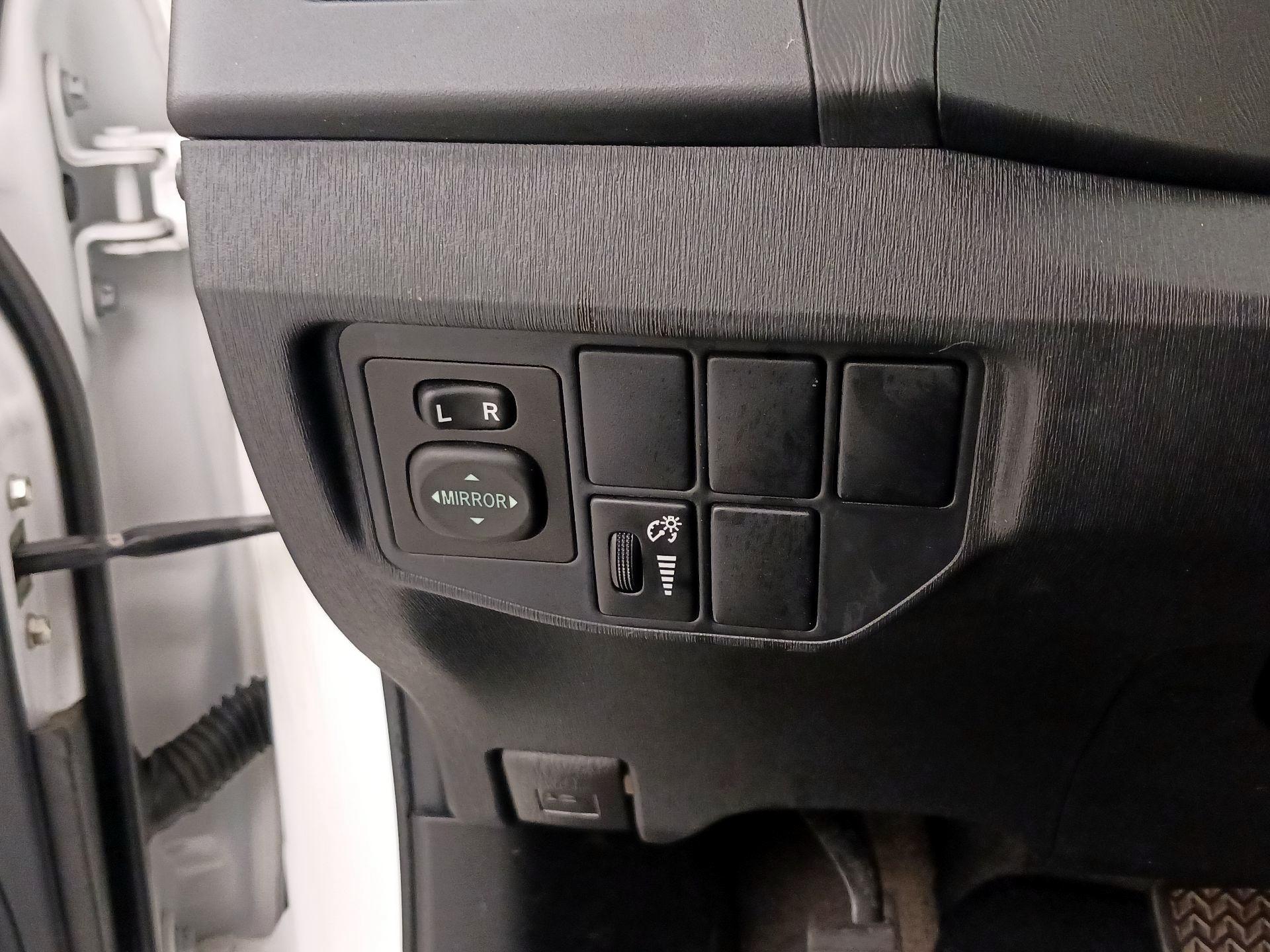 Thumbnail: 2014 Toyota Prius - 13