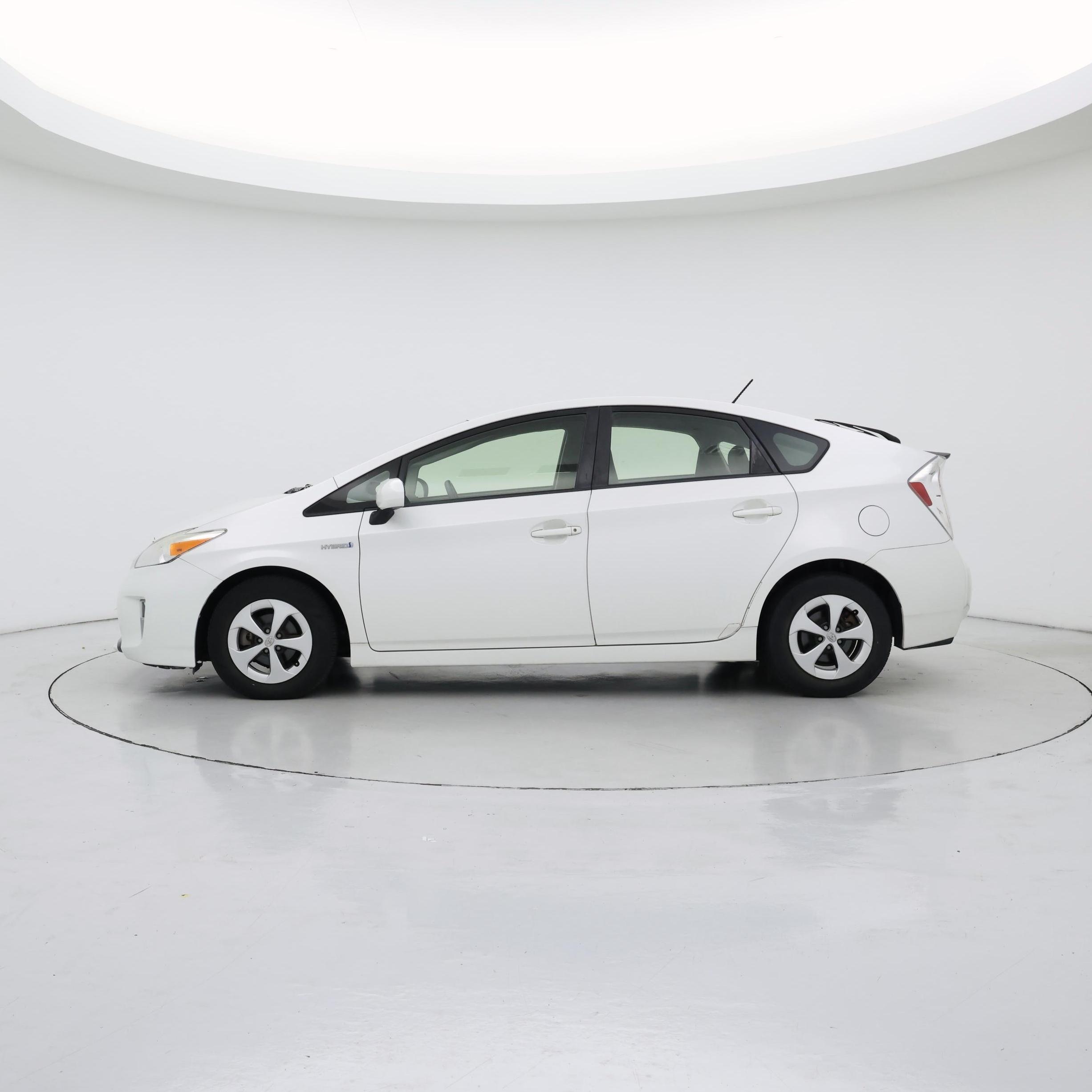 Thumbnail: 2014 Toyota Prius - 3