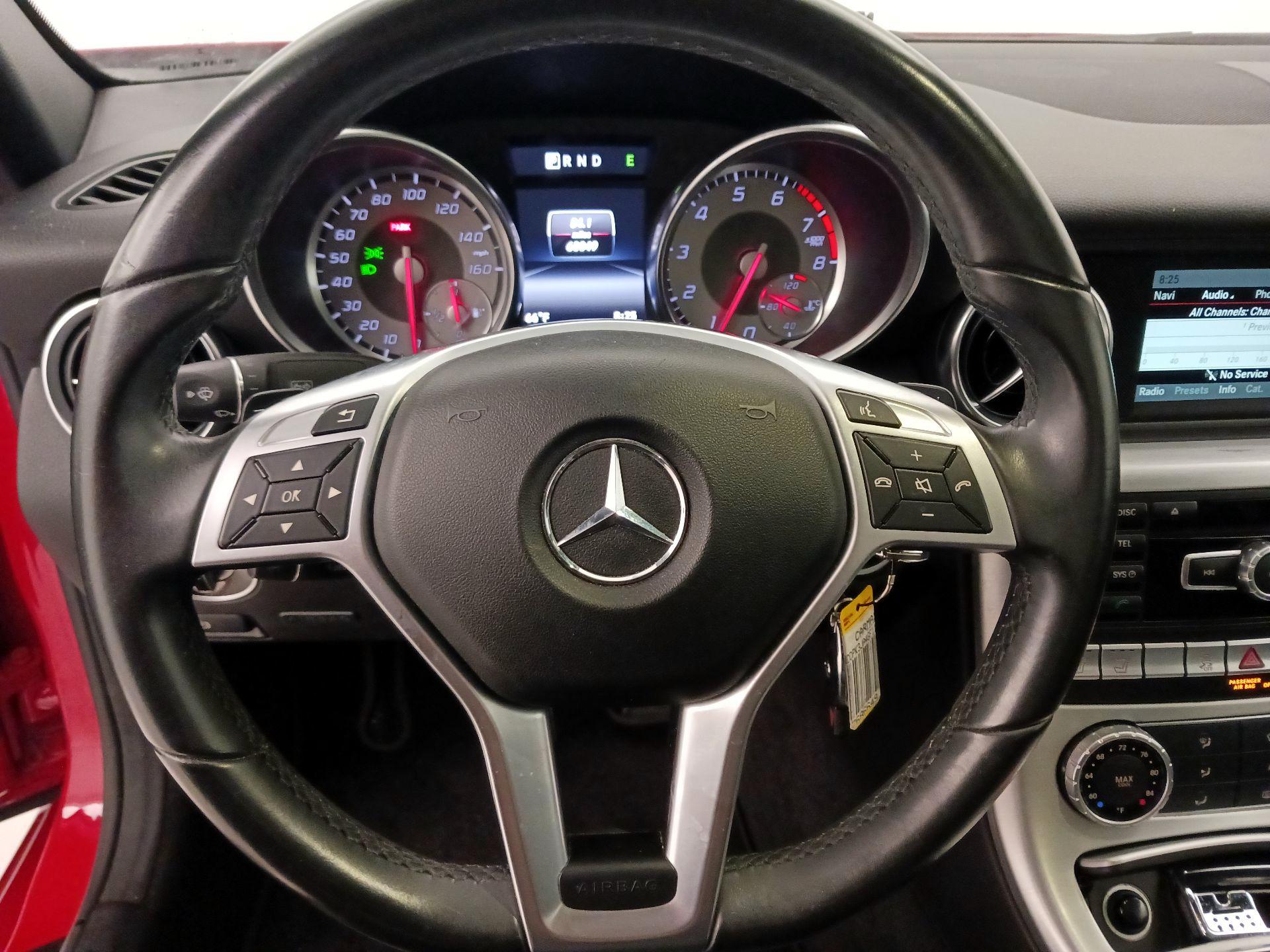 Thumbnail: 2016 Mercedes-Benz SLK - 10