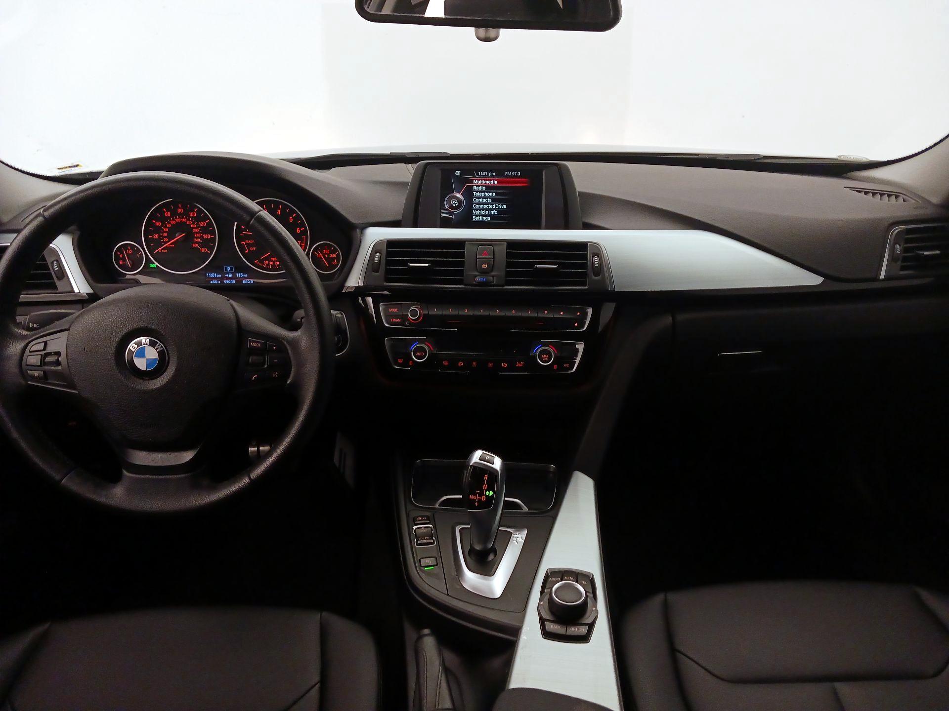 Thumbnail: 2016 BMW 3 Series - 9