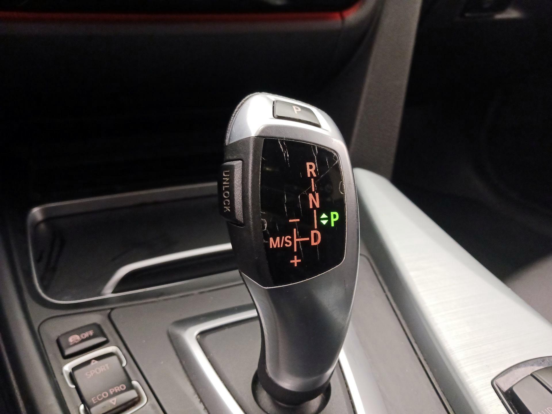 Thumbnail: 2016 BMW 3 Series - 17