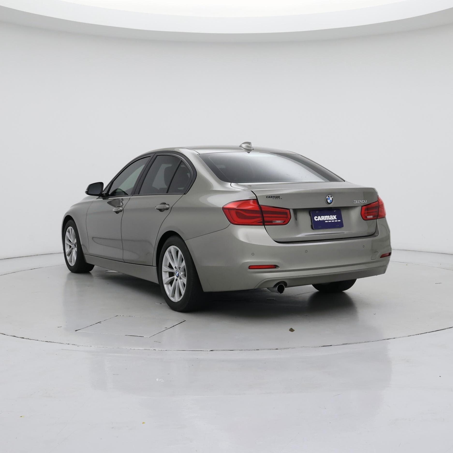 Thumbnail: 2016 BMW 3 Series - 2