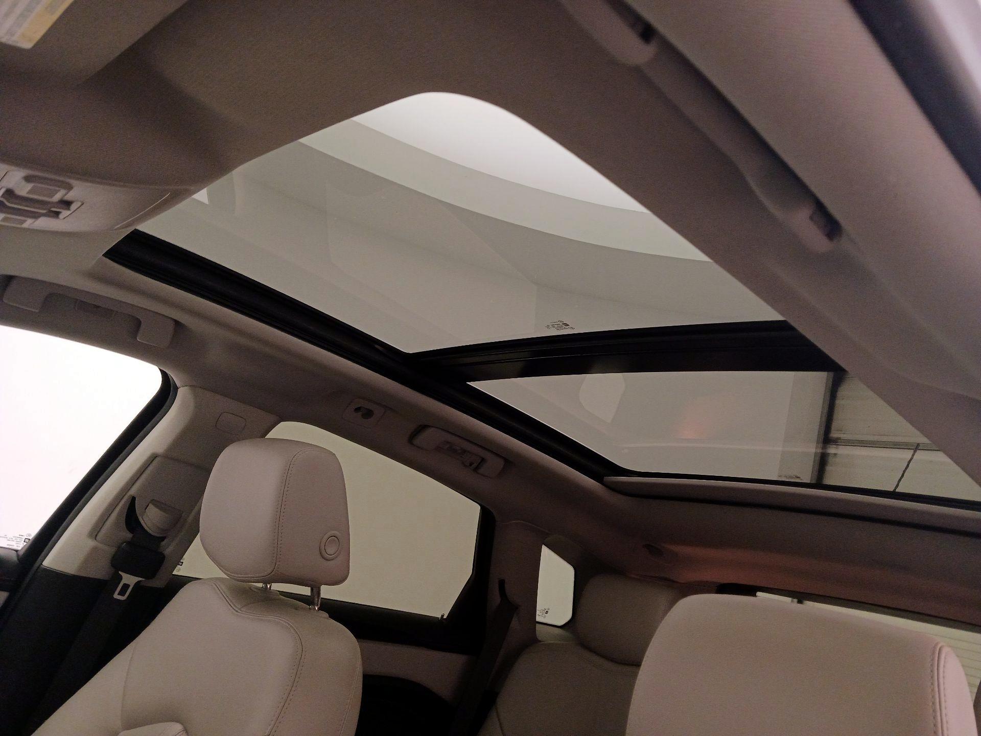 Thumbnail: 2015 Cadillac SRX - 20