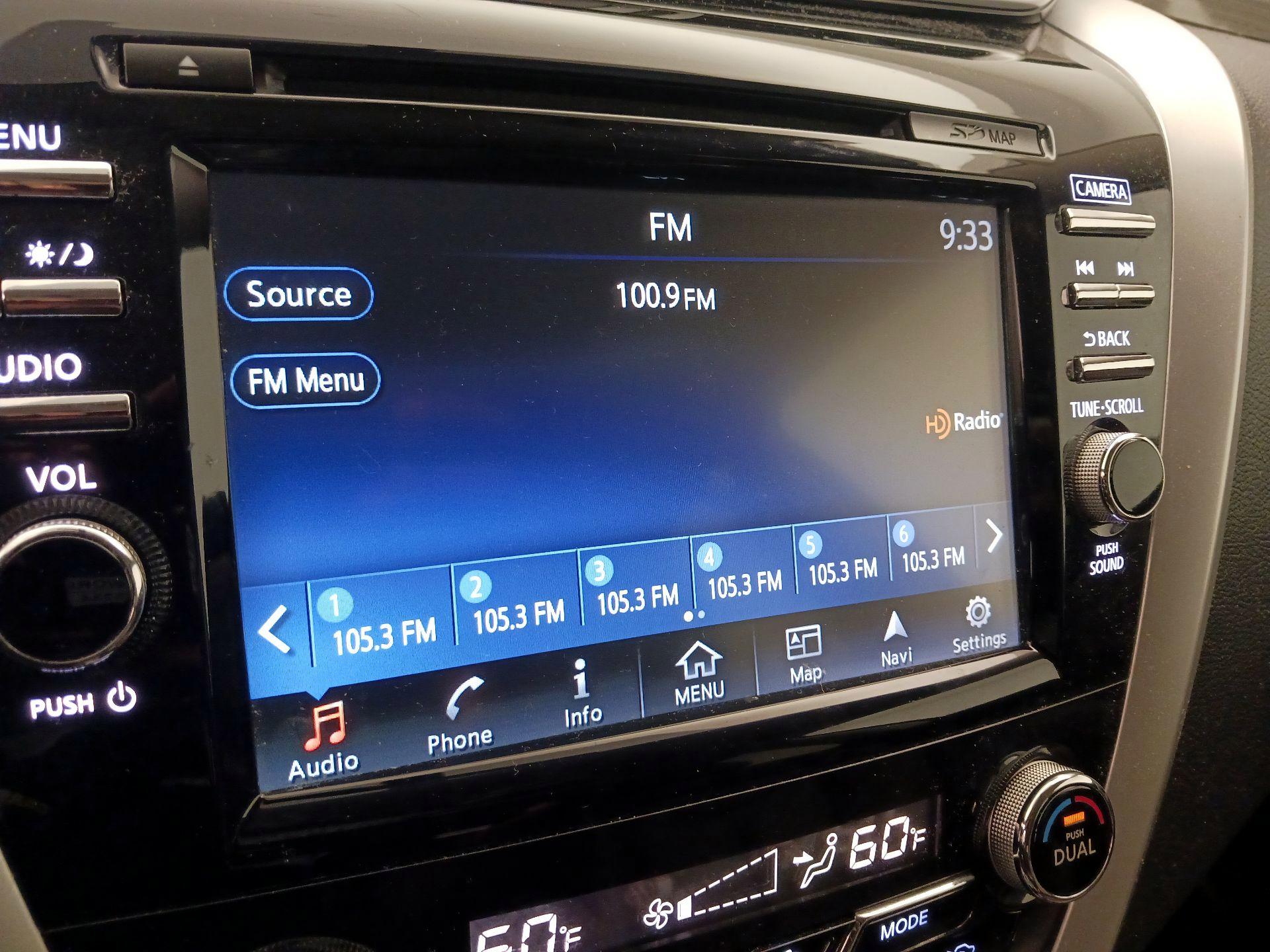 Thumbnail: 2015 Nissan Murano - 16