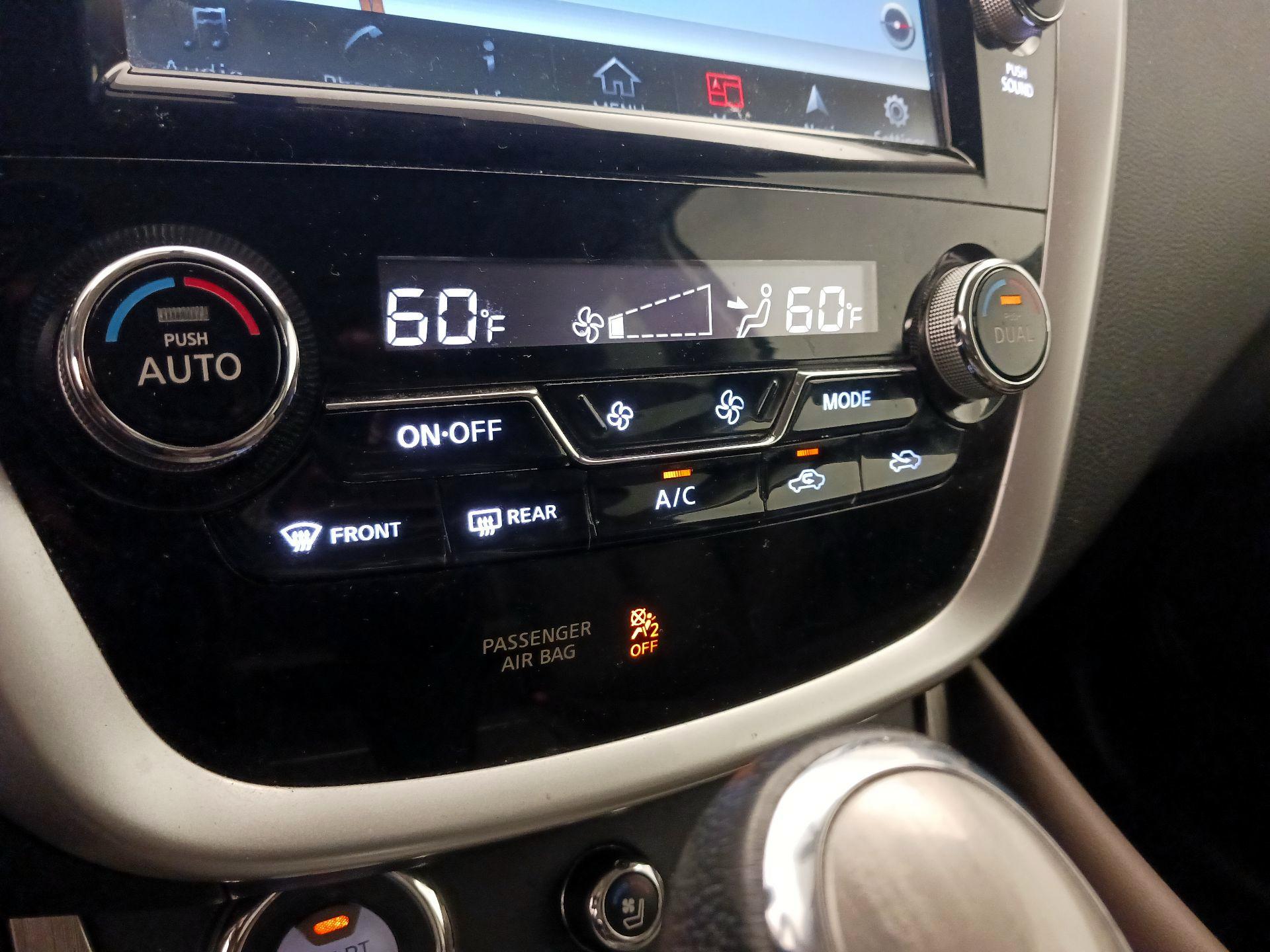Thumbnail: 2015 Nissan Murano - 17