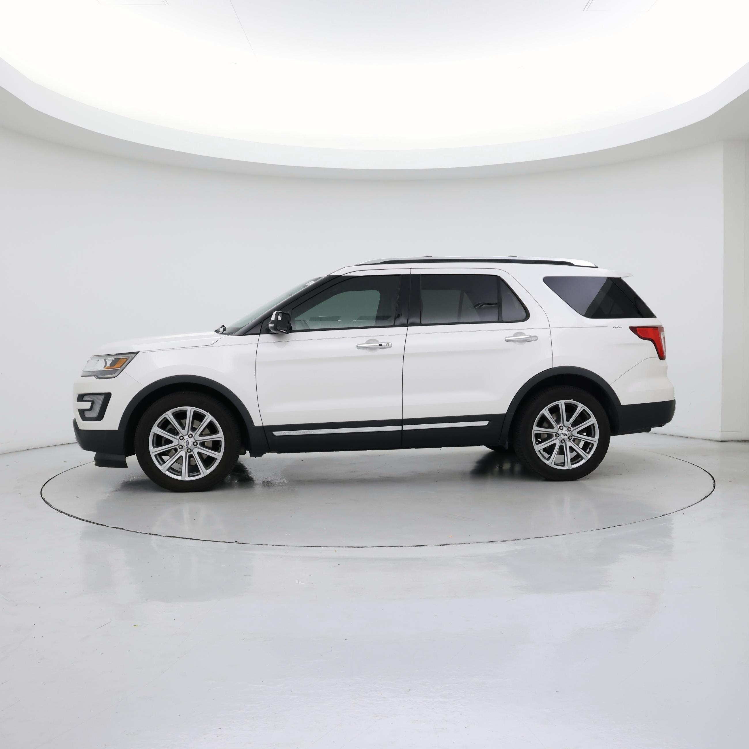 Thumbnail: 2017 Ford Explorer - 3