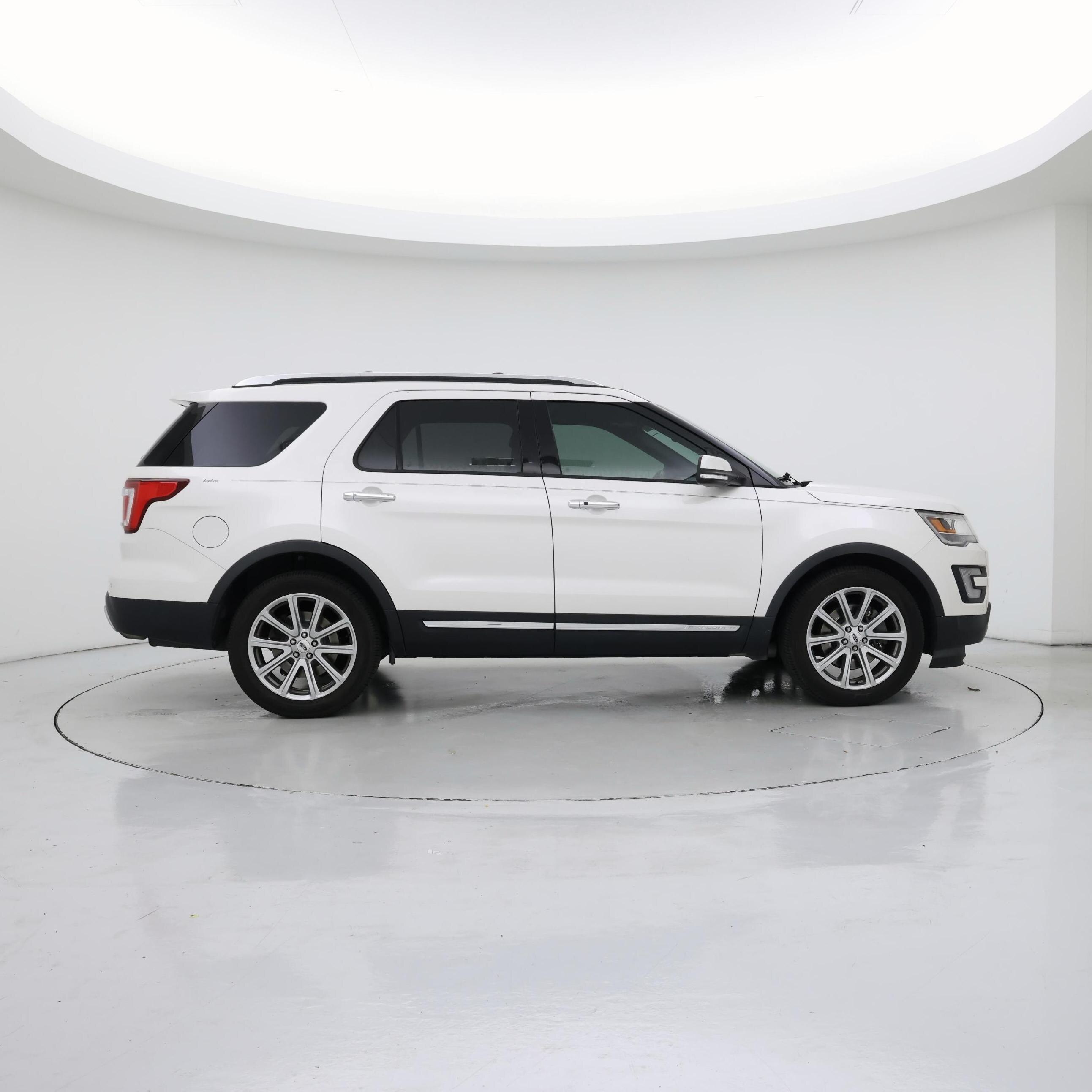 Thumbnail: 2017 Ford Explorer - 7