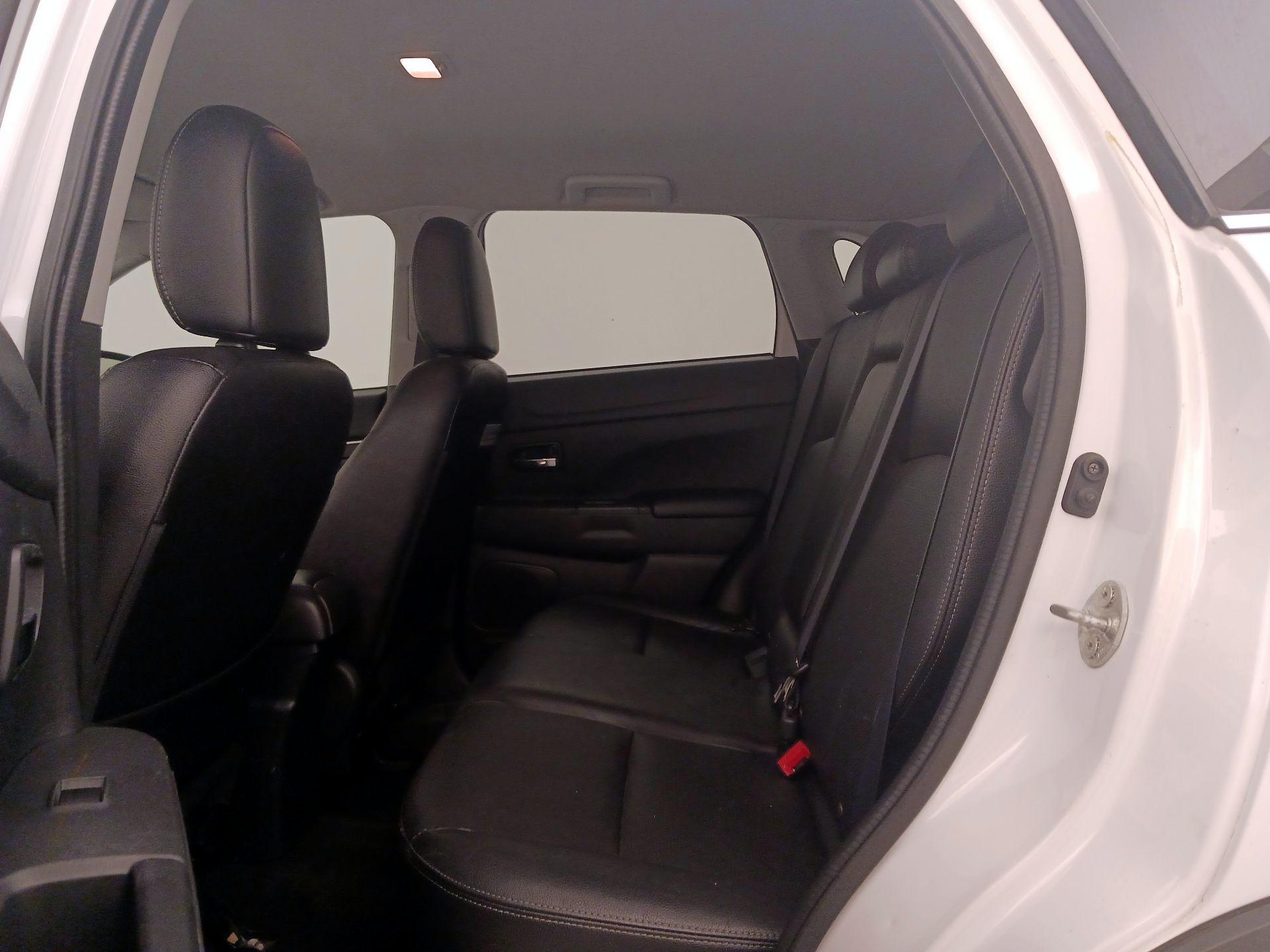 Thumbnail: 2017 Mitsubishi Outlander Sport - 19
