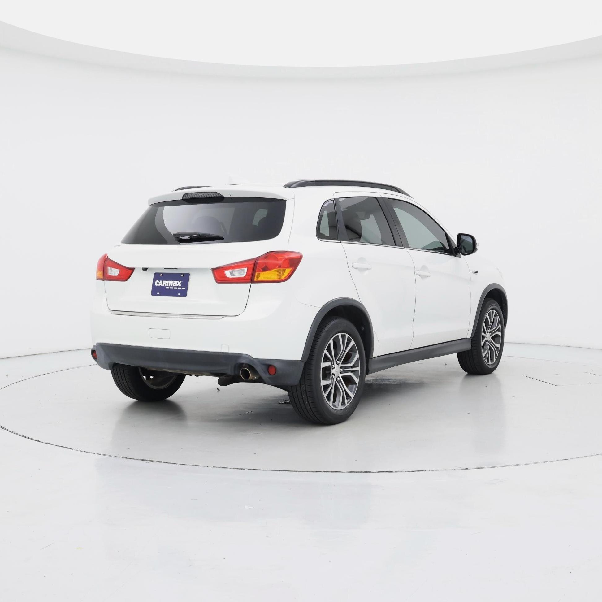 Thumbnail: 2017 Mitsubishi Outlander Sport - 8