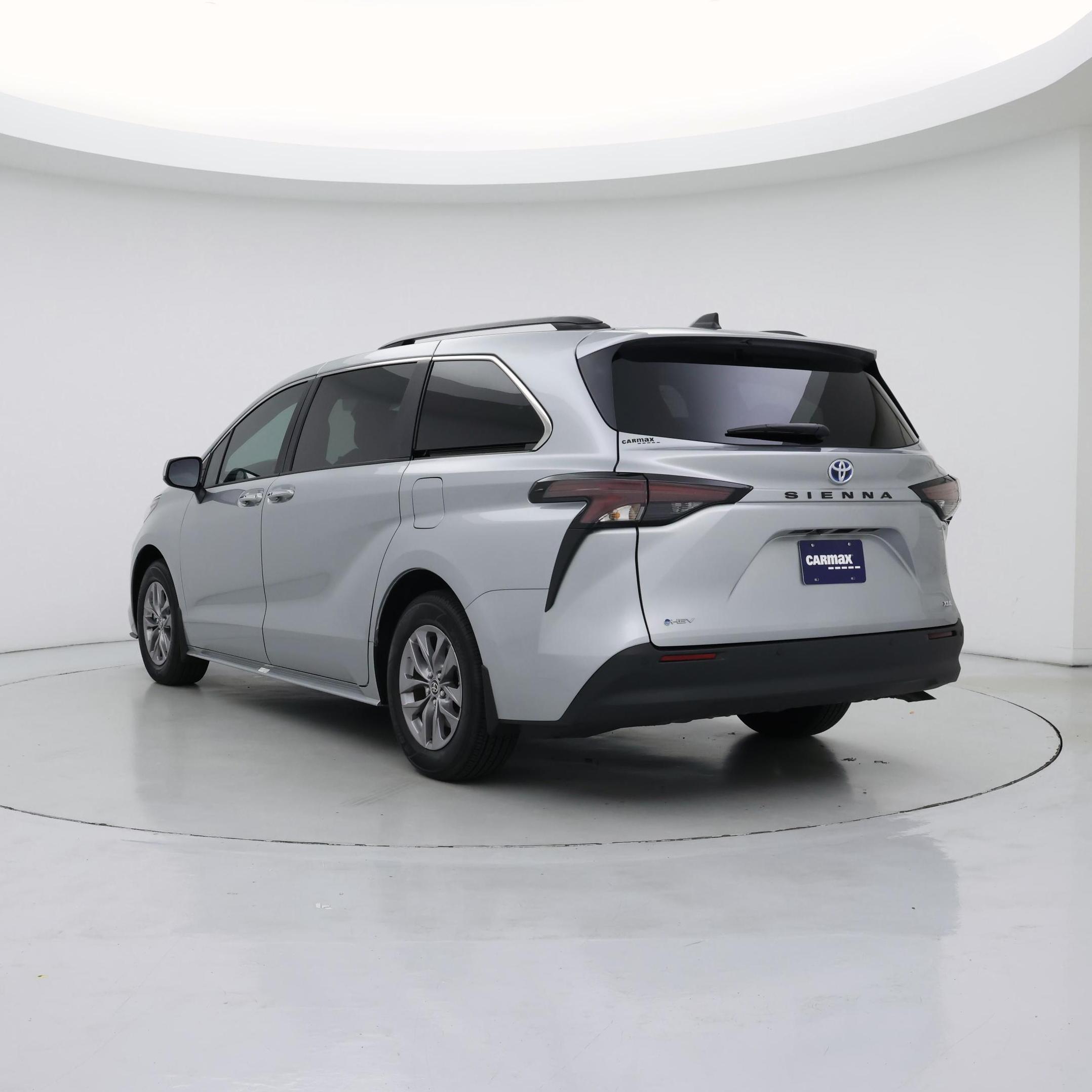 Thumbnail: 2025 Toyota Sienna - 2