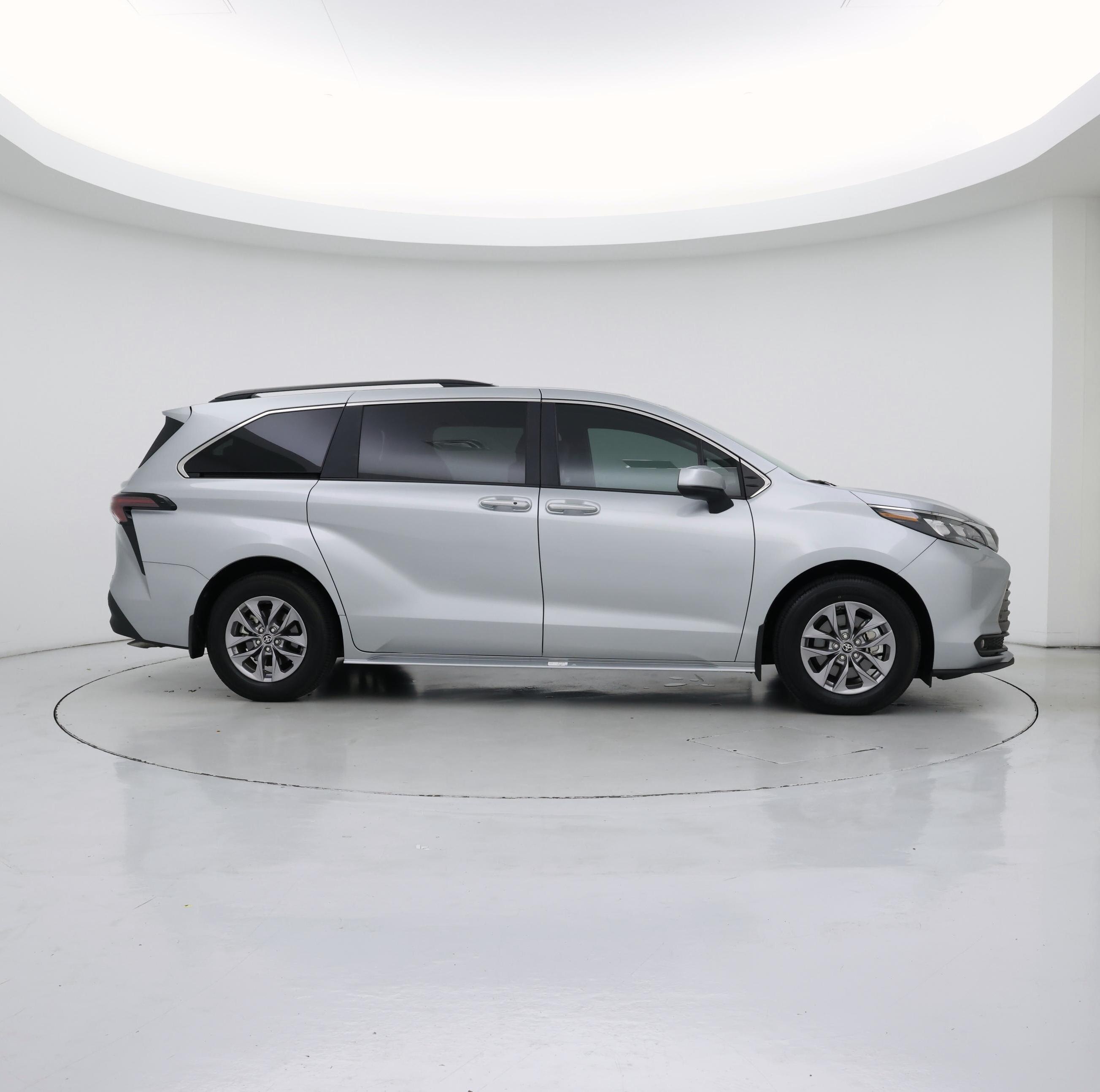 Thumbnail: 2025 Toyota Sienna - 7