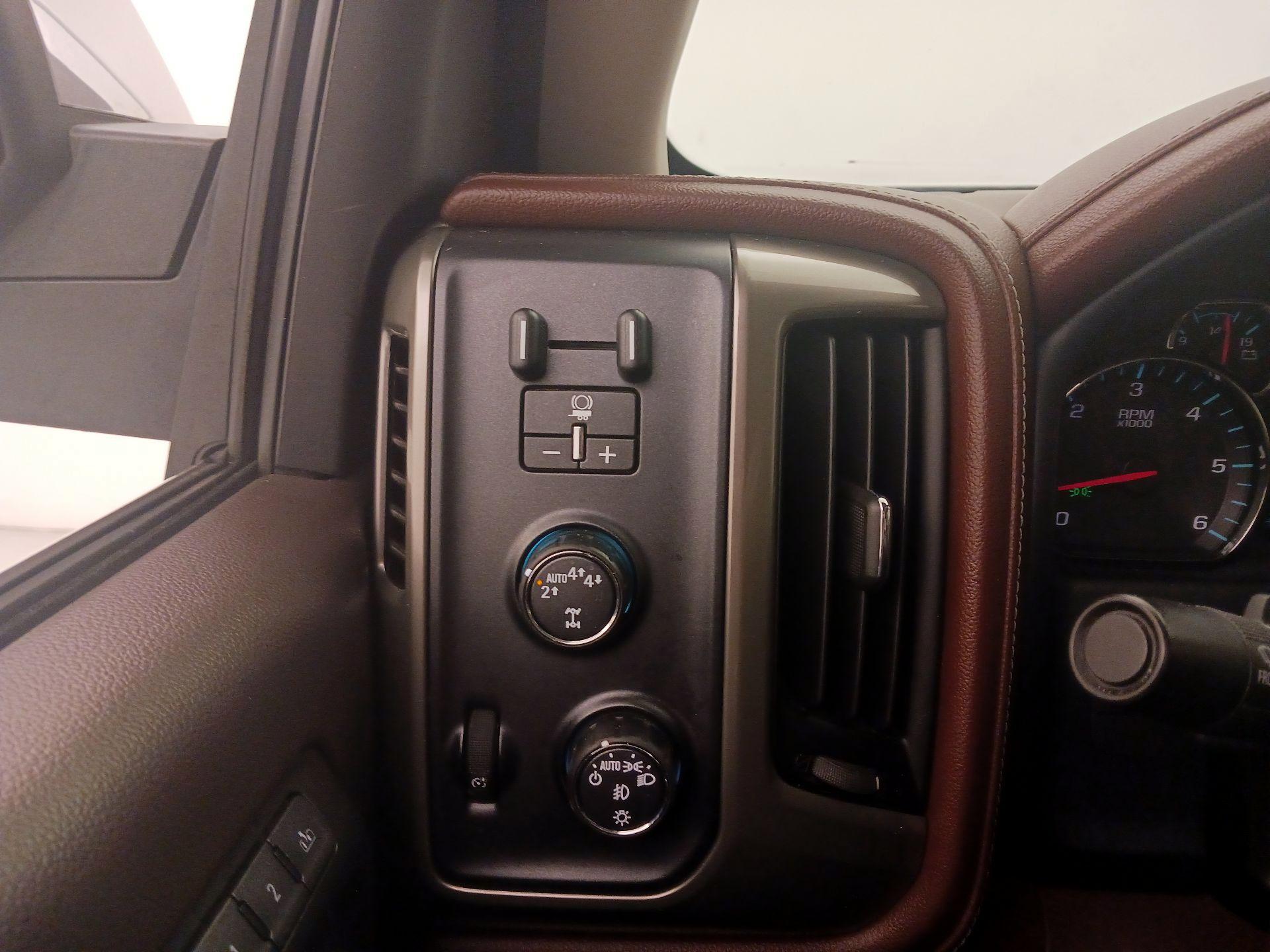 Thumbnail: 2017 Chevrolet Silverado 1500 - 13
