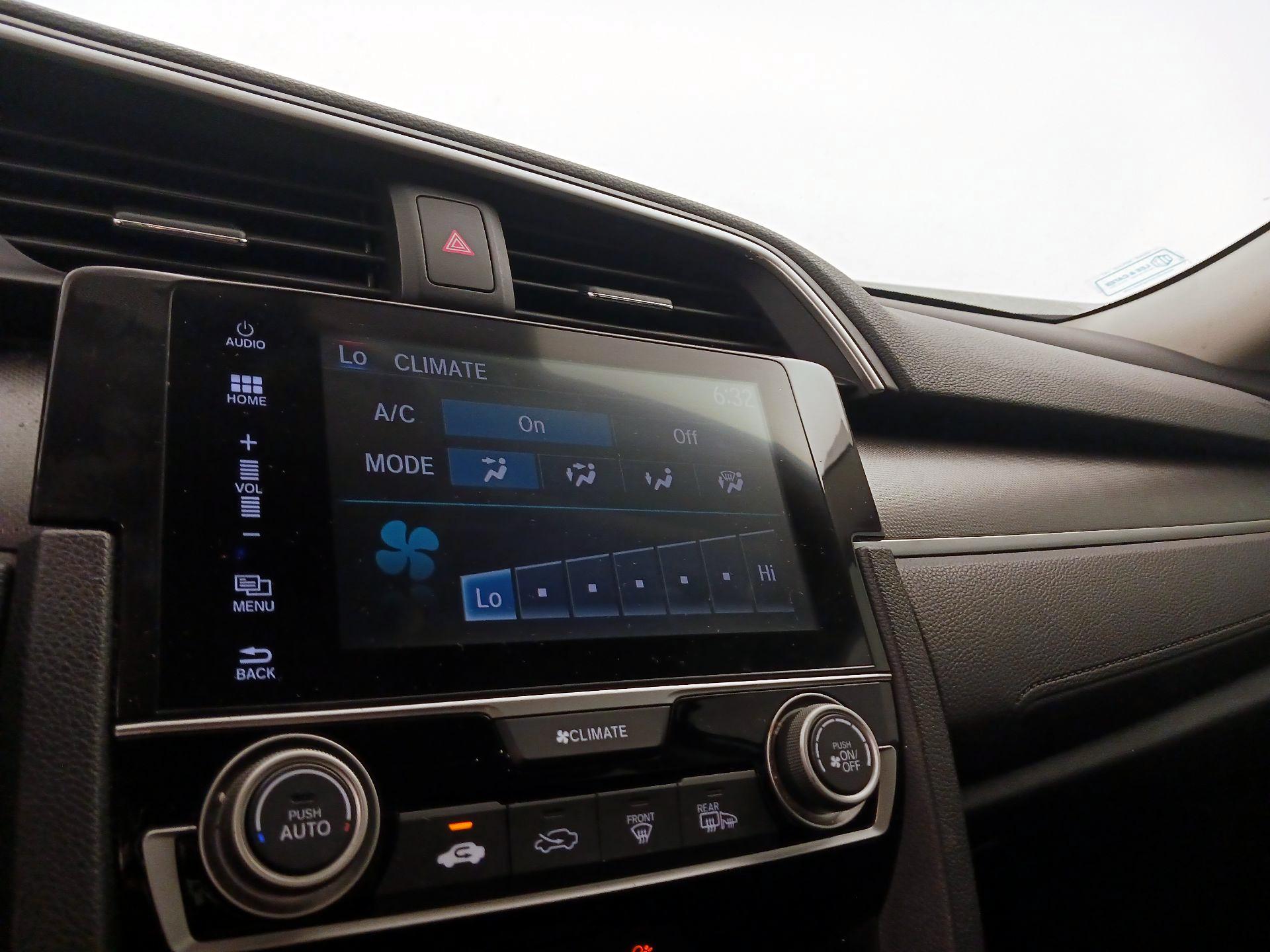 Thumbnail: 2016 Honda Civic - 16