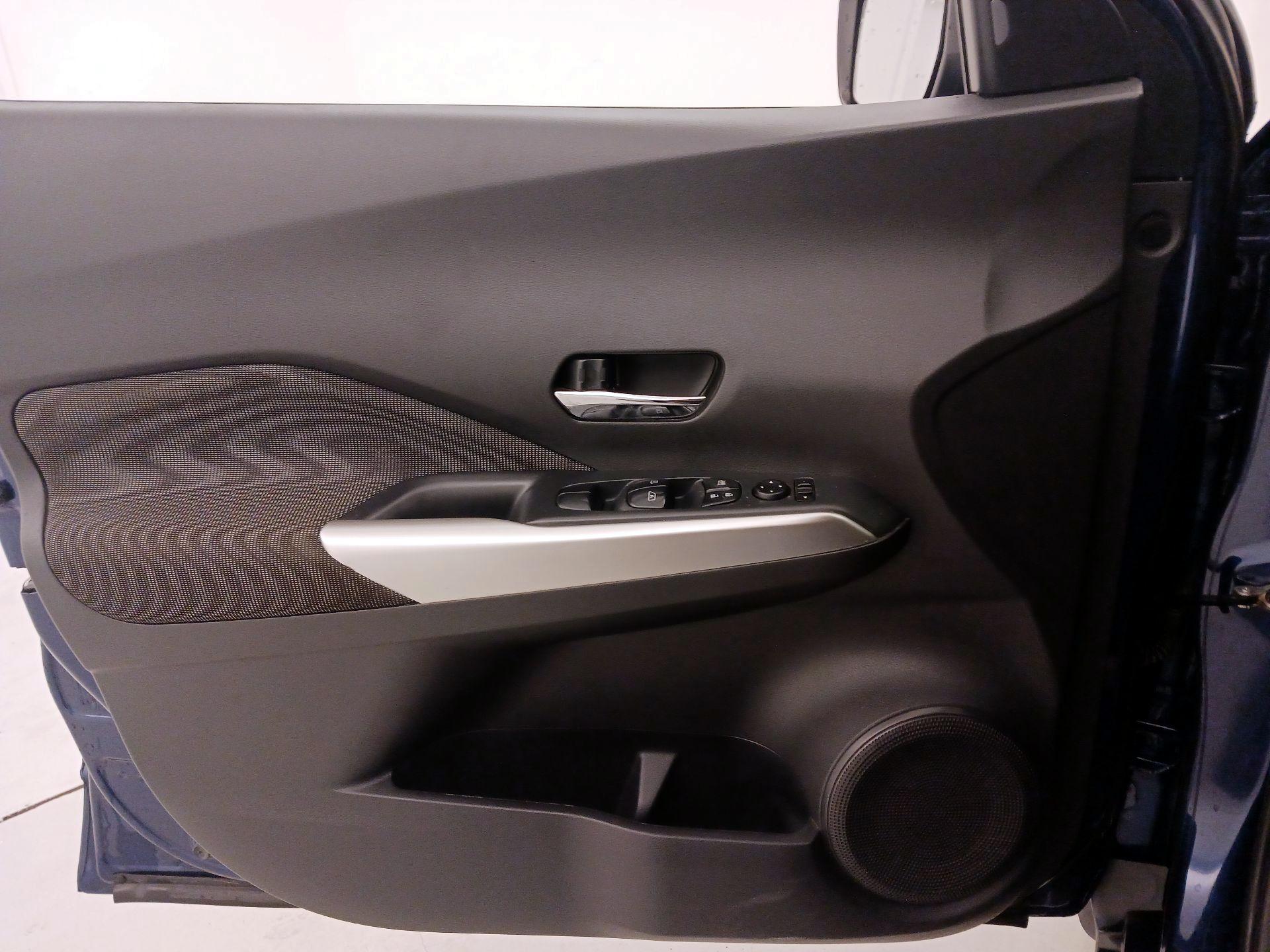 Thumbnail: 2019 Nissan Kicks - 12