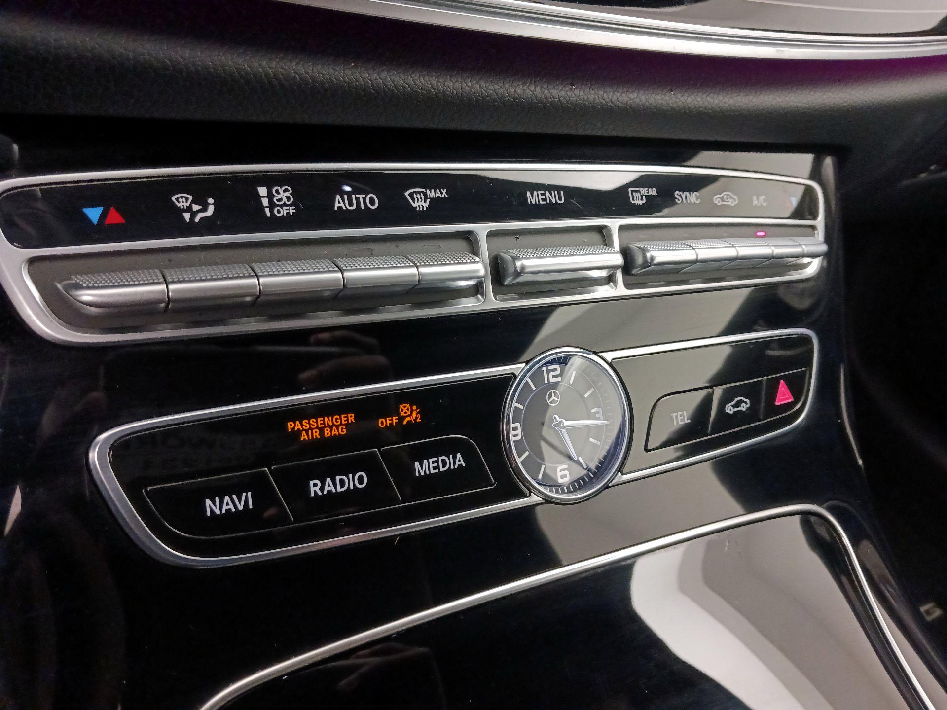 Thumbnail: 2019 Mercedes-Benz E-Class - 17