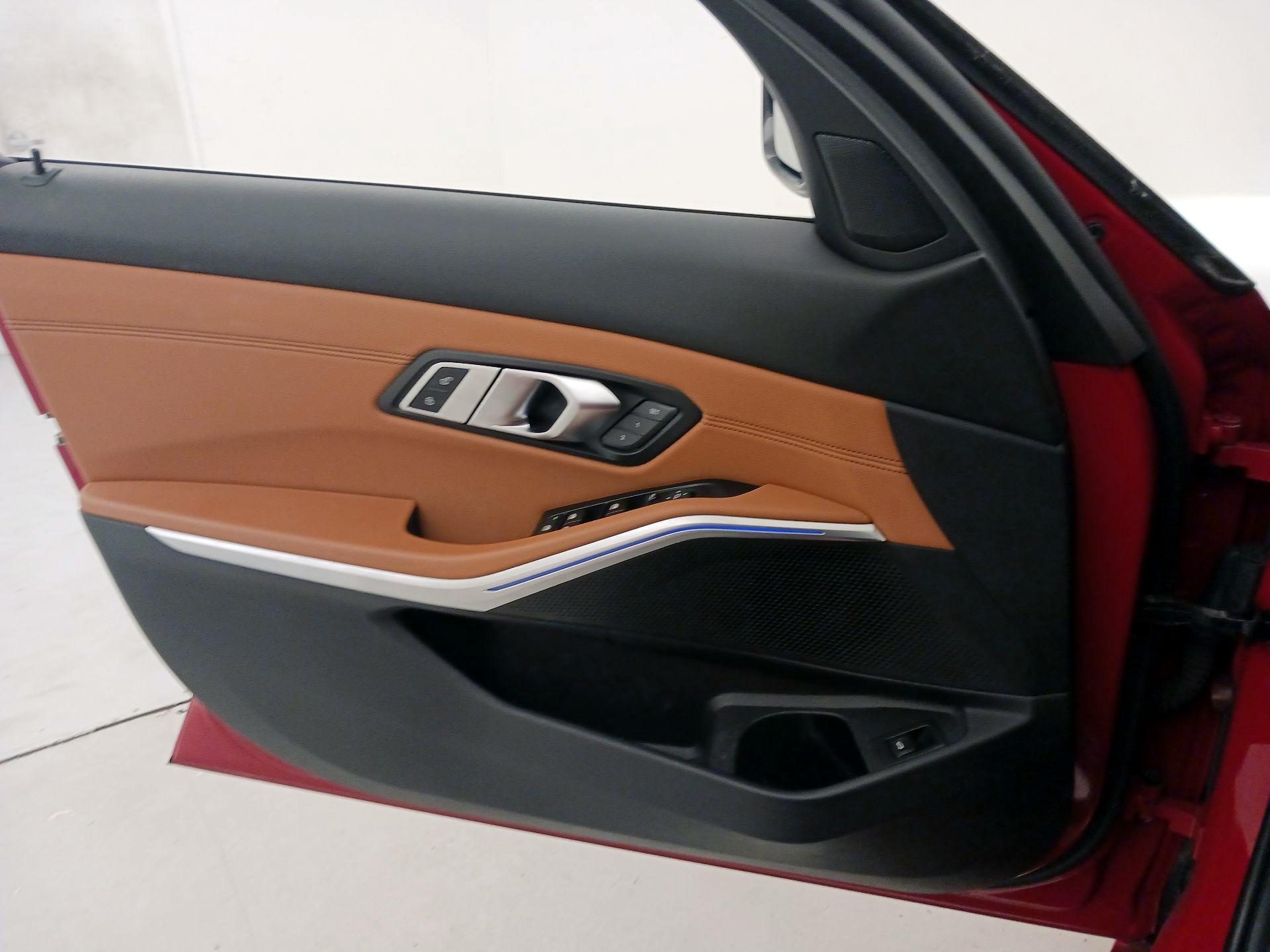 Thumbnail: 2020 BMW 3 Series - 12
