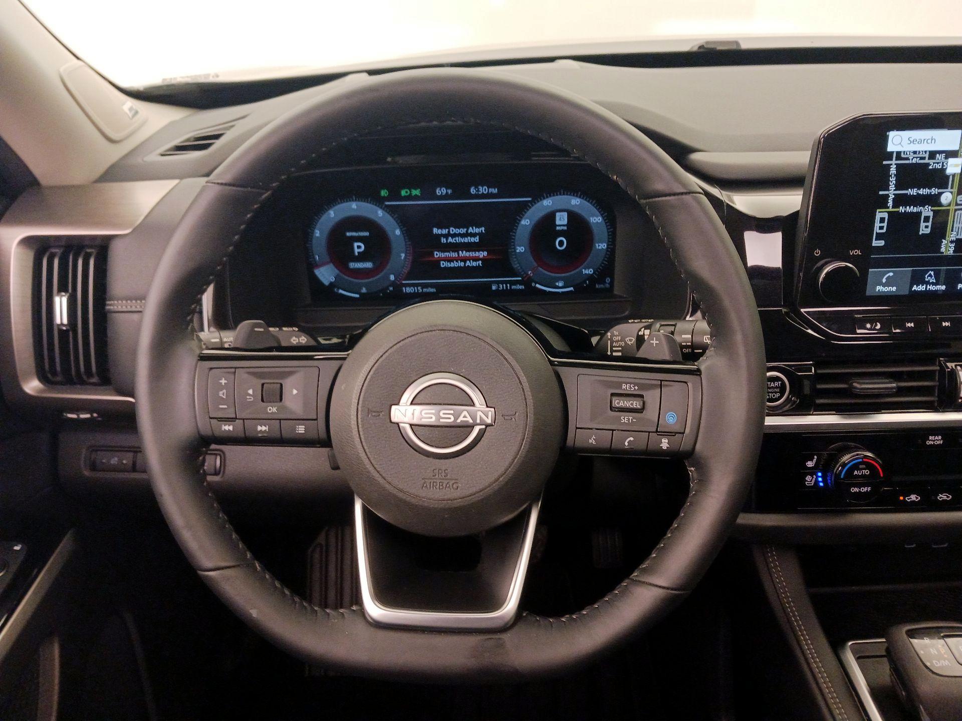 Thumbnail: 2024 Nissan Pathfinder - 10